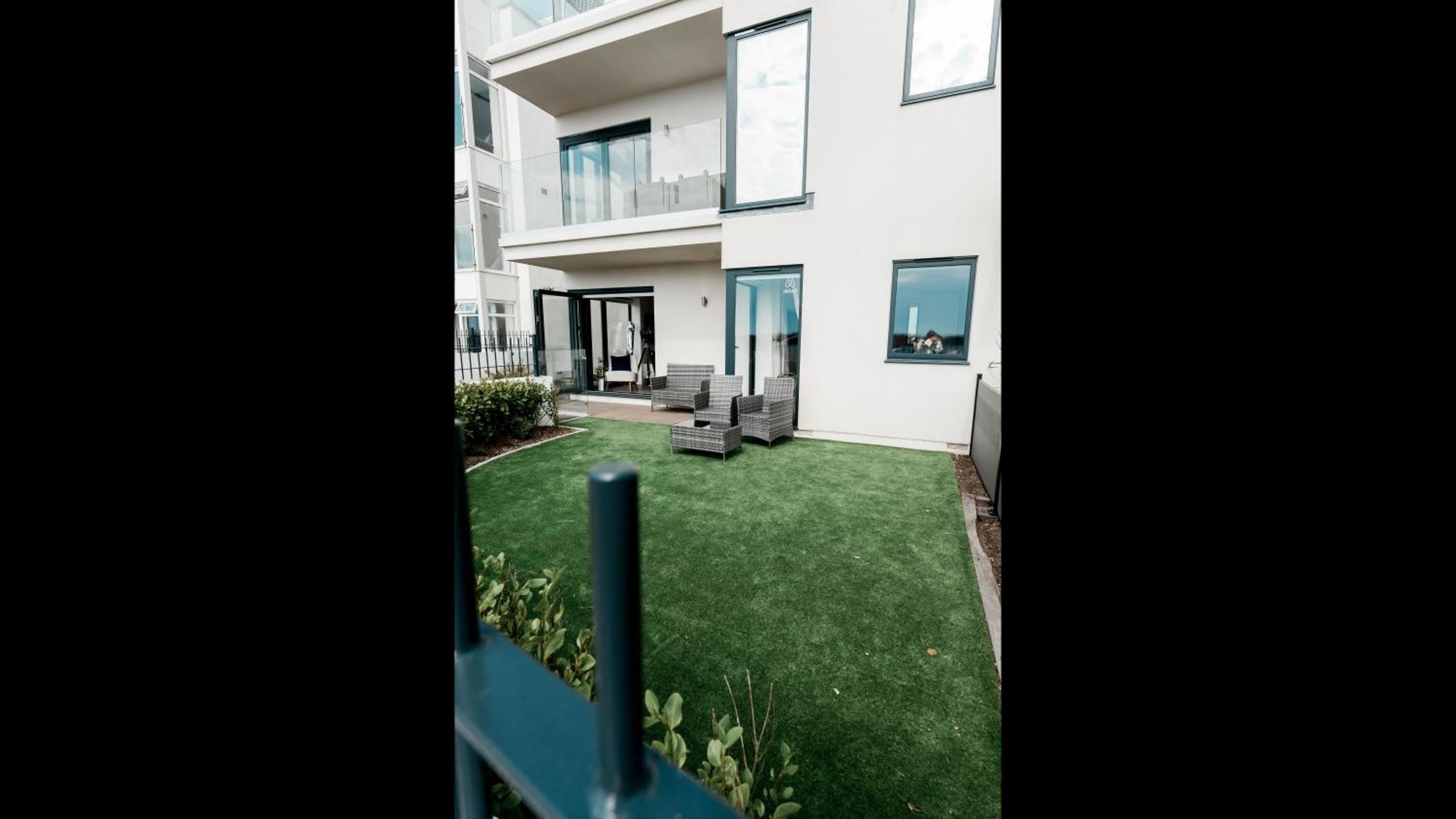 Brand New Beachfront Ground floor with garden 2 Bed apartment 6 Guests