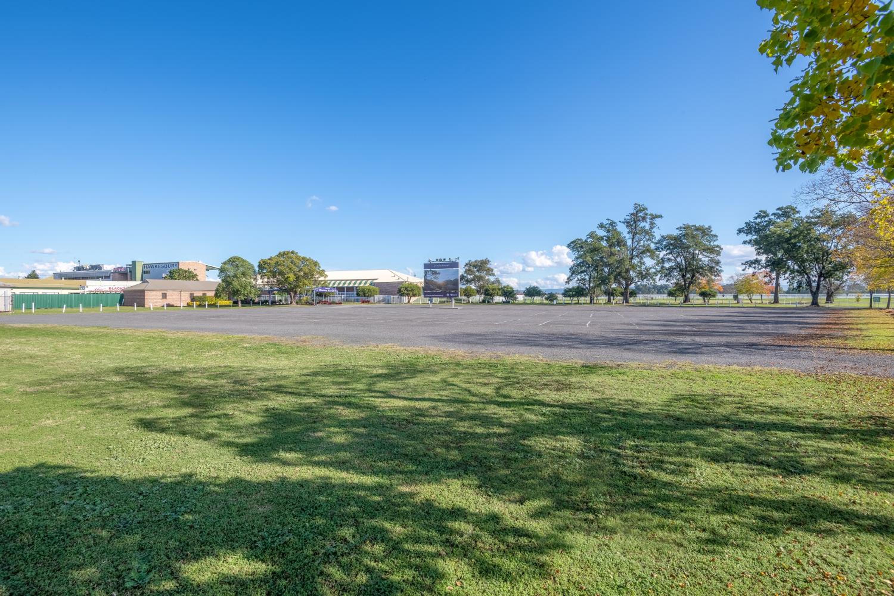 Hawkesbury Race Club Motel