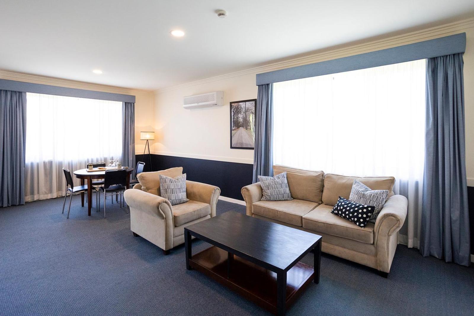 Hawkesbury Race Club Motel