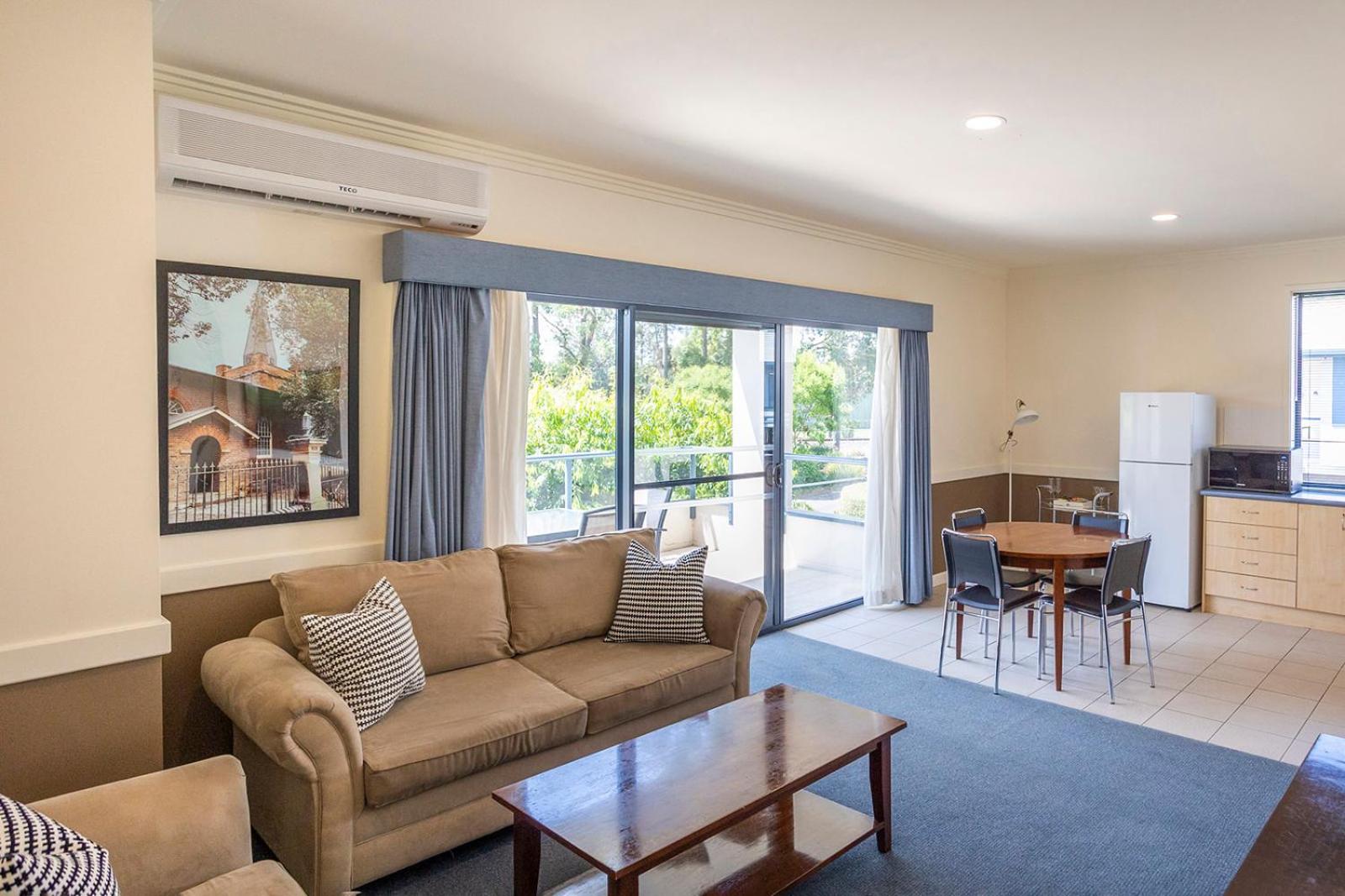 Hawkesbury Race Club Motel