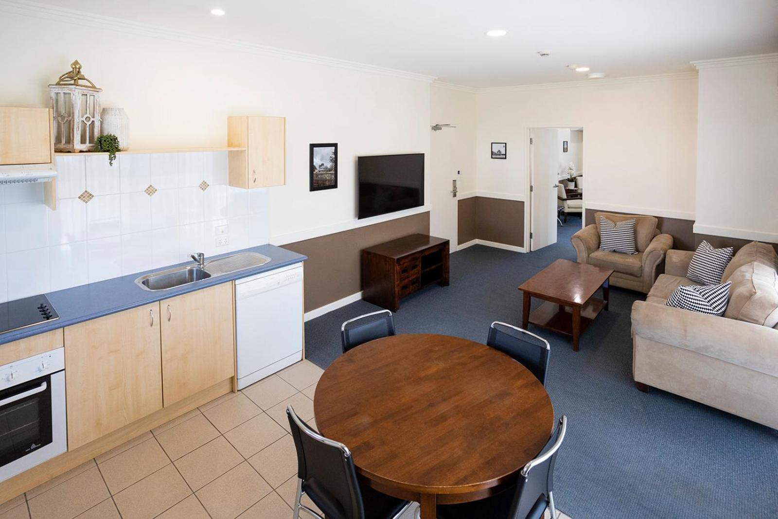 Hawkesbury Race Club Motel