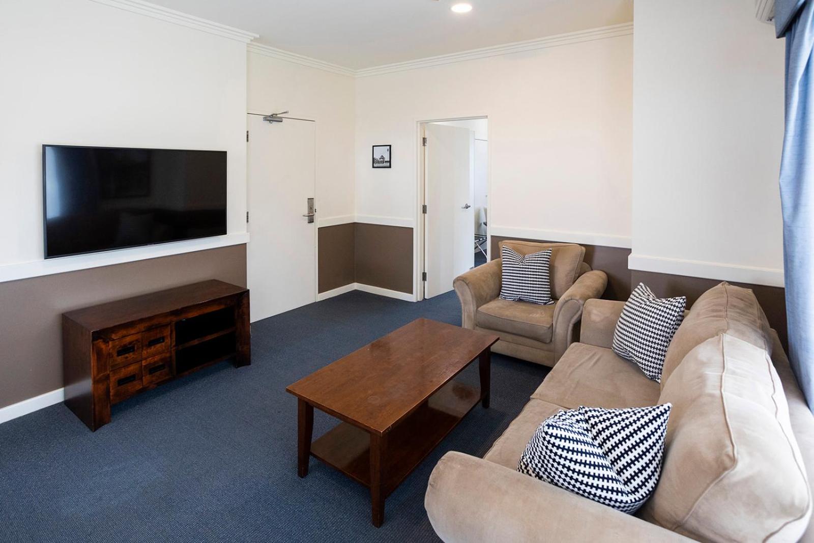 Hawkesbury Race Club Motel