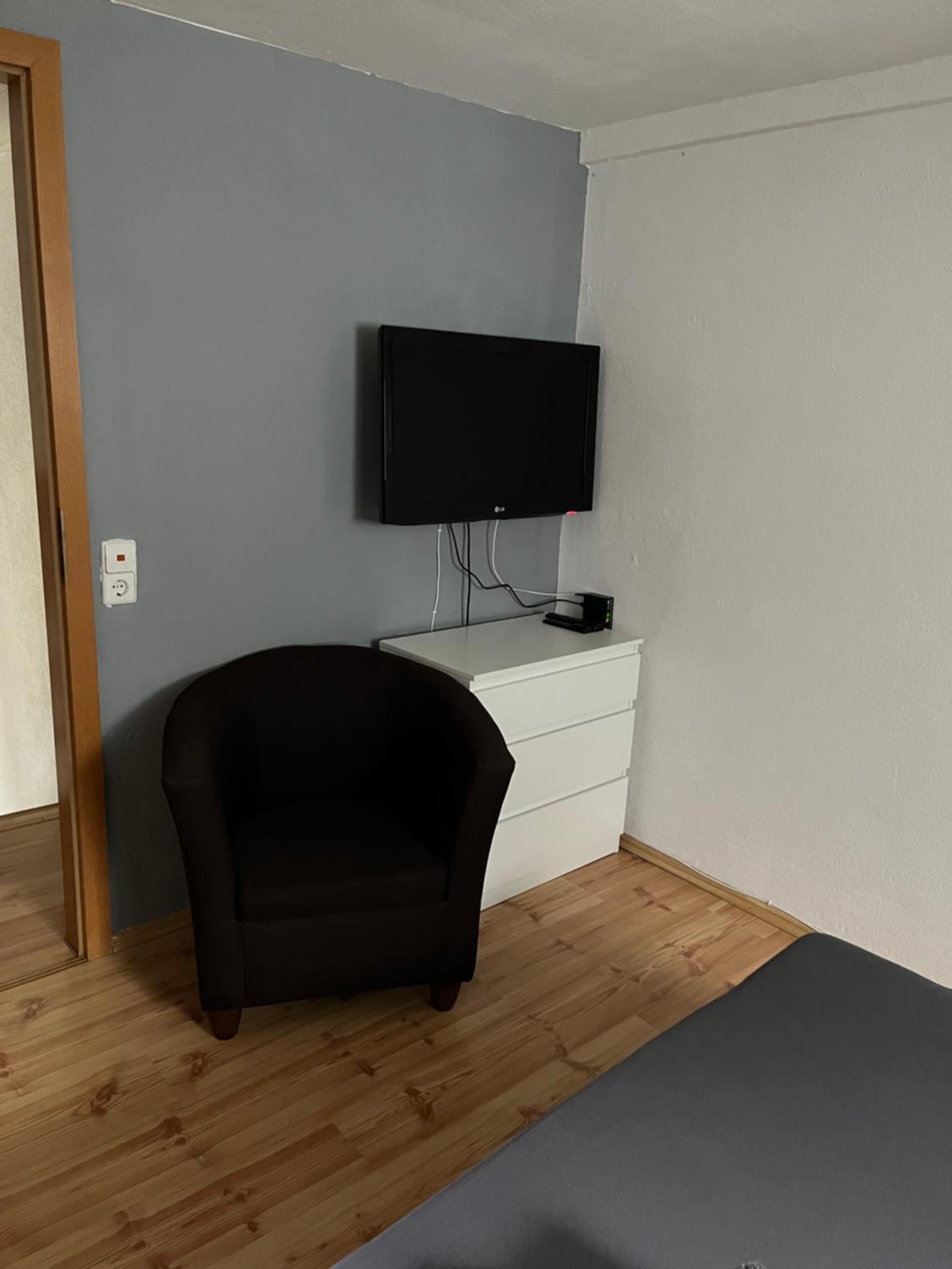 Photo 8