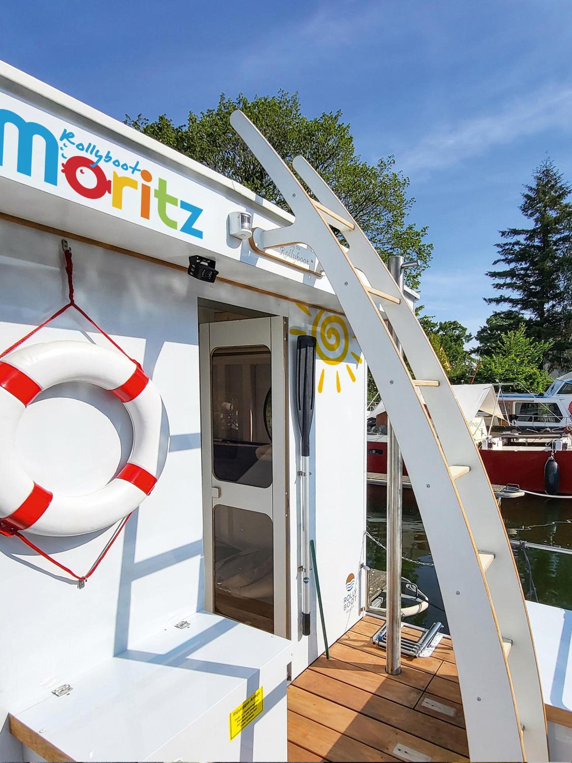 Hausboot FIONA im Yachthafen Berlin-Schmöckwitz auf der Spree und dem Müggelsee von Anfang April bis Ende Oktober