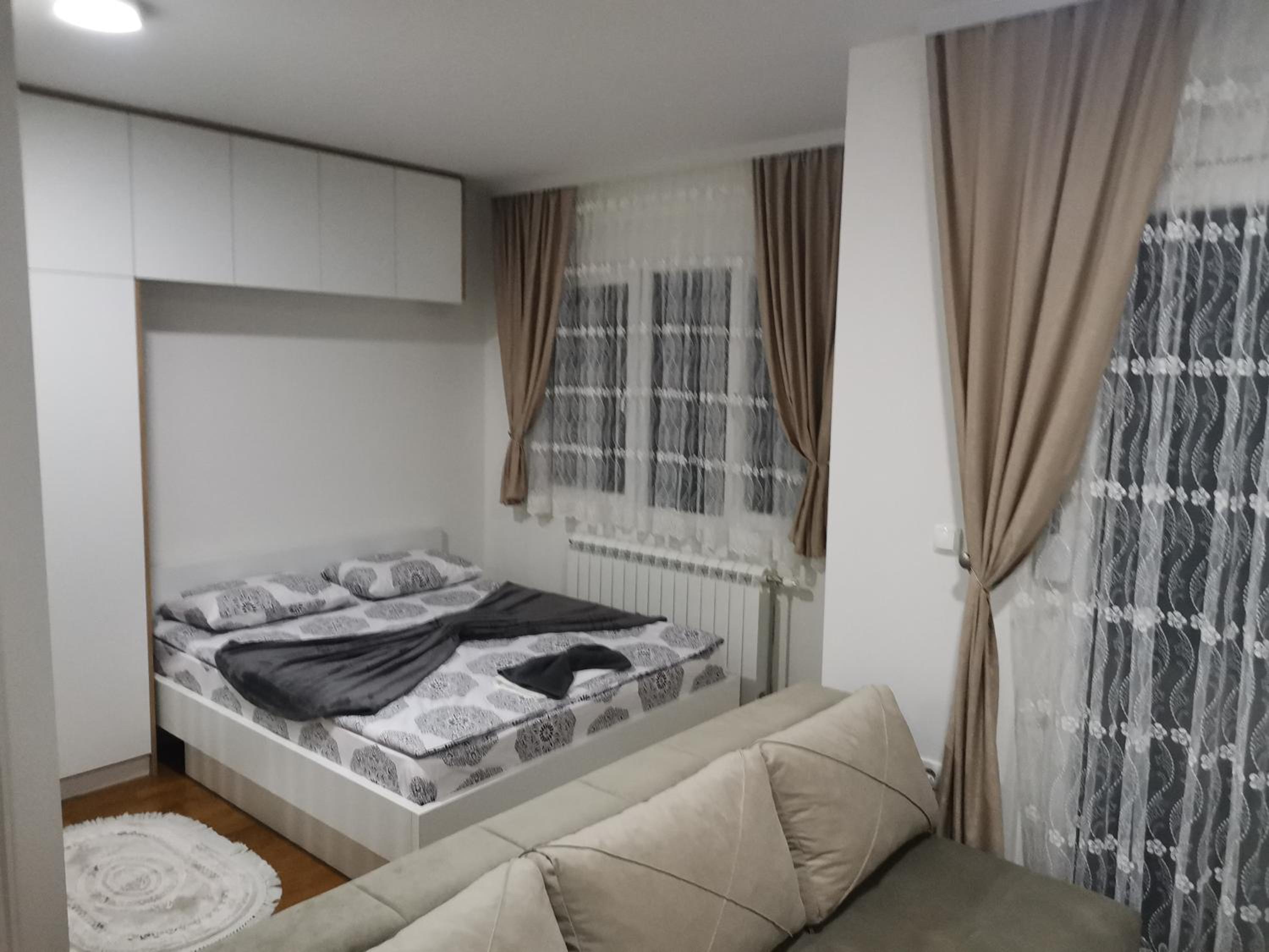 River Apartman