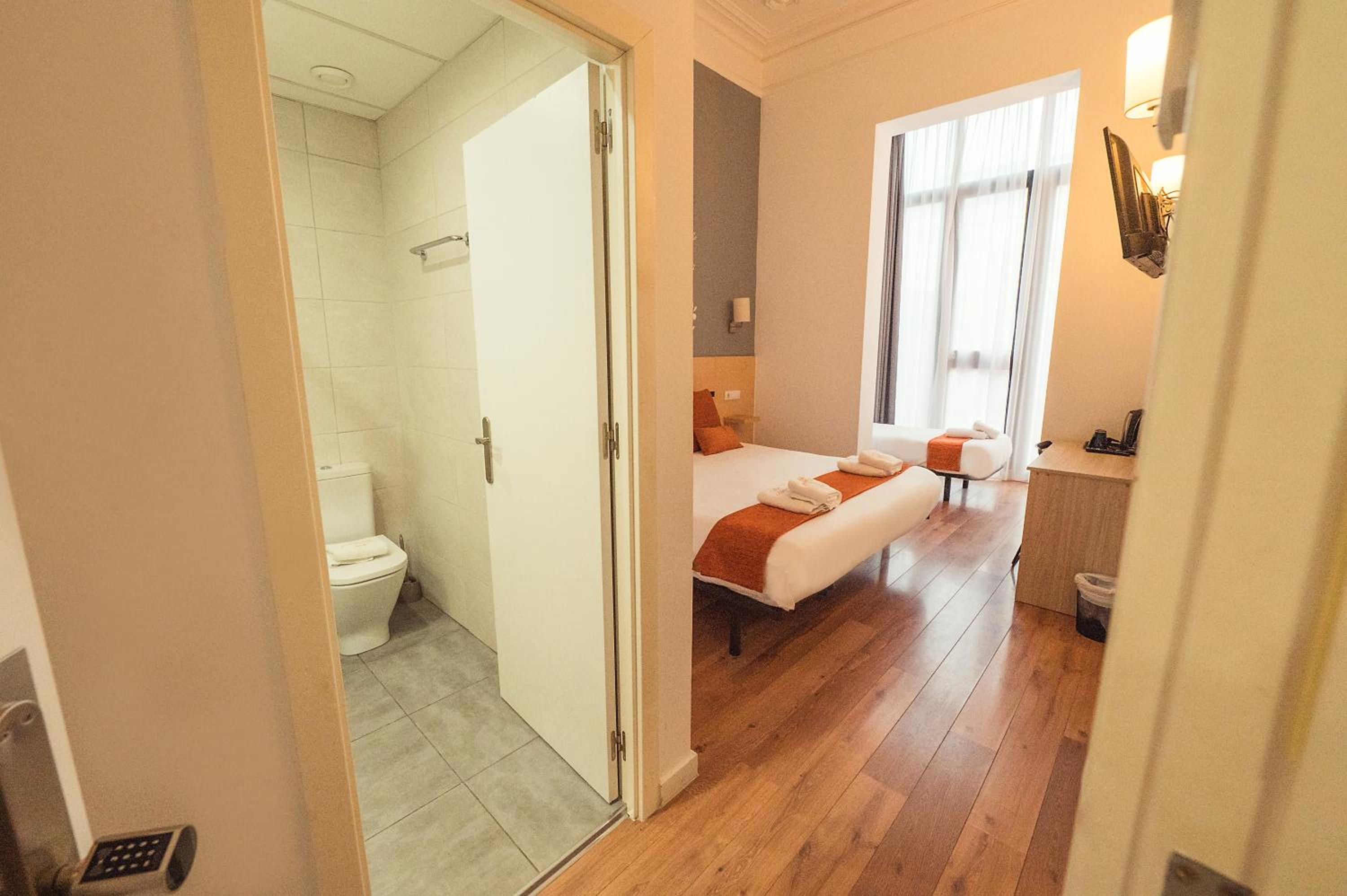 Hostal Live Natura Barcelona