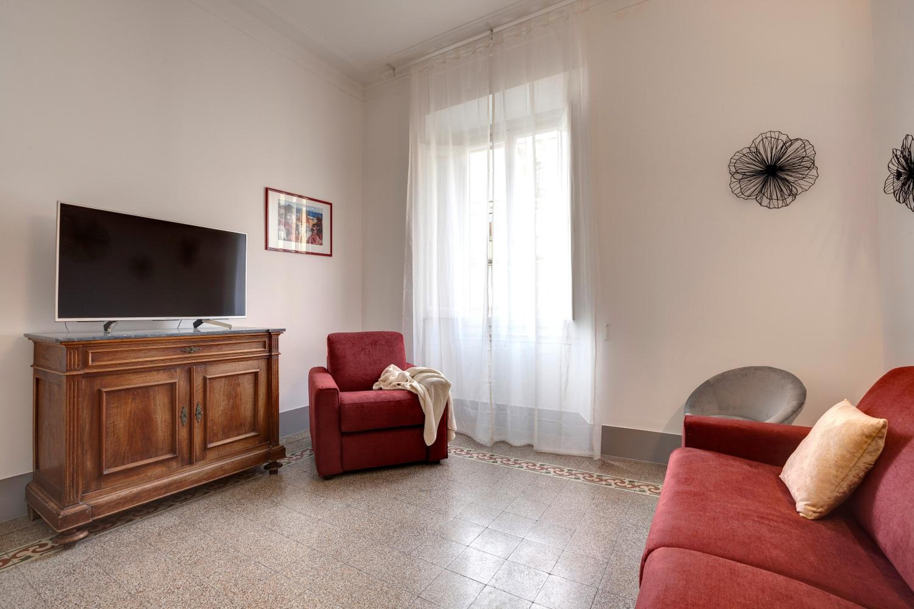 Magenta Apartment by Mamo Florence