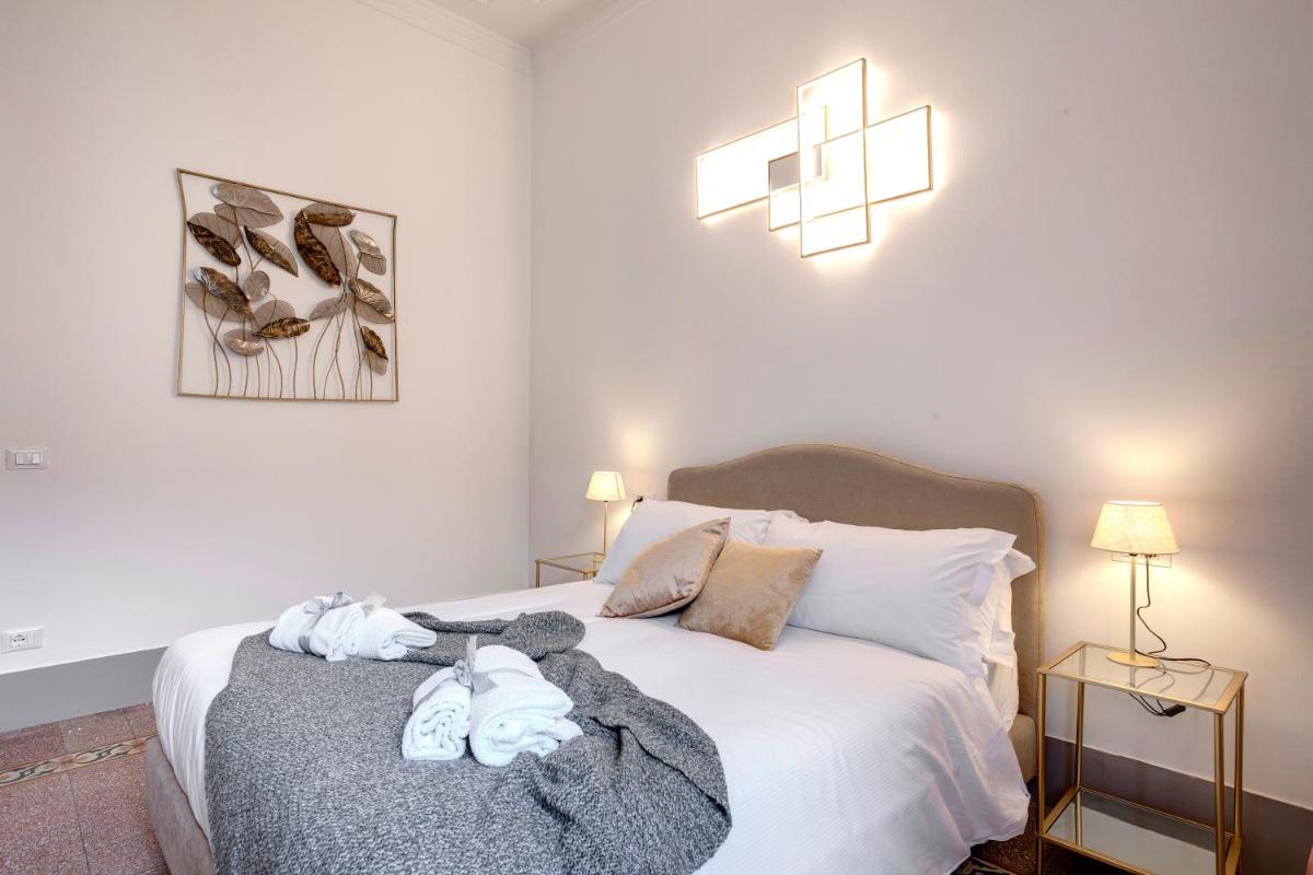Magenta Apartment by Mamo Florence