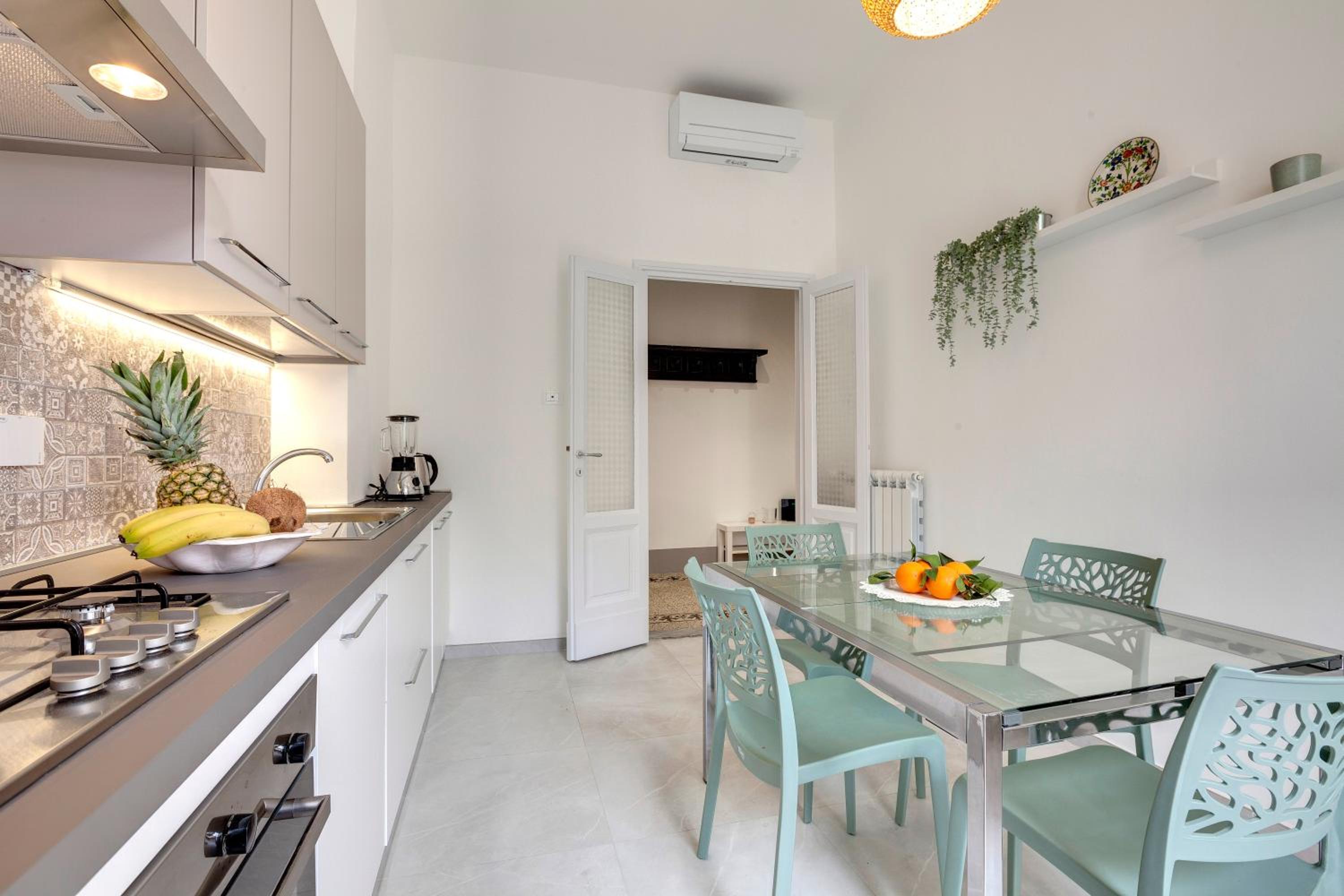 Magenta Apartment by Mamo Florence