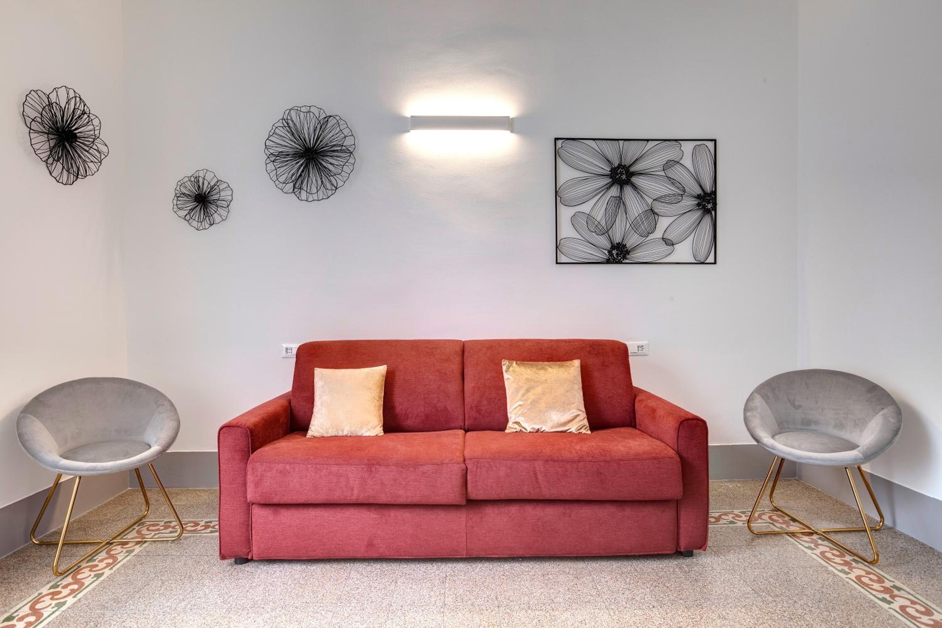 Magenta Apartment by Mamo Florence