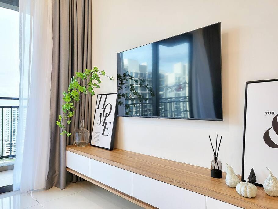 Panoramic Skyline View - 3 Bedrooms 6 Pax - Free Parking