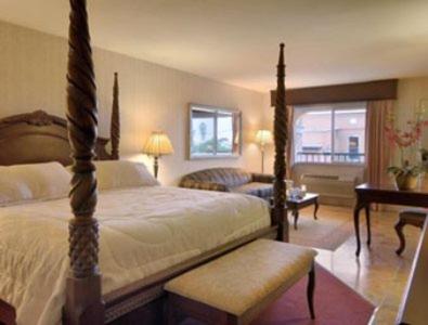 Merced Vacations - Merced Inn  Suites - Property Image 4