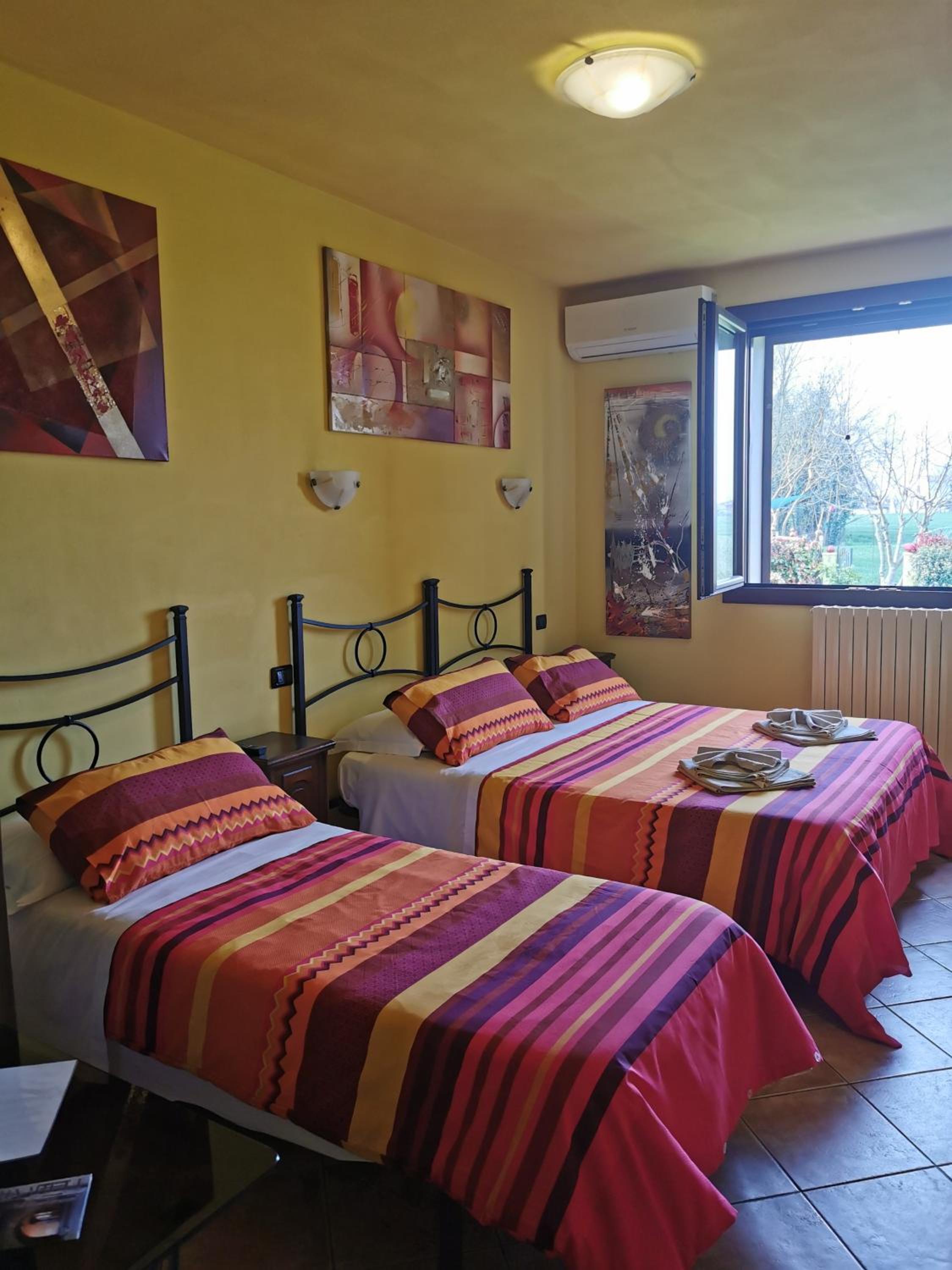 Casa di Campagna B&B La Corte Ferrara