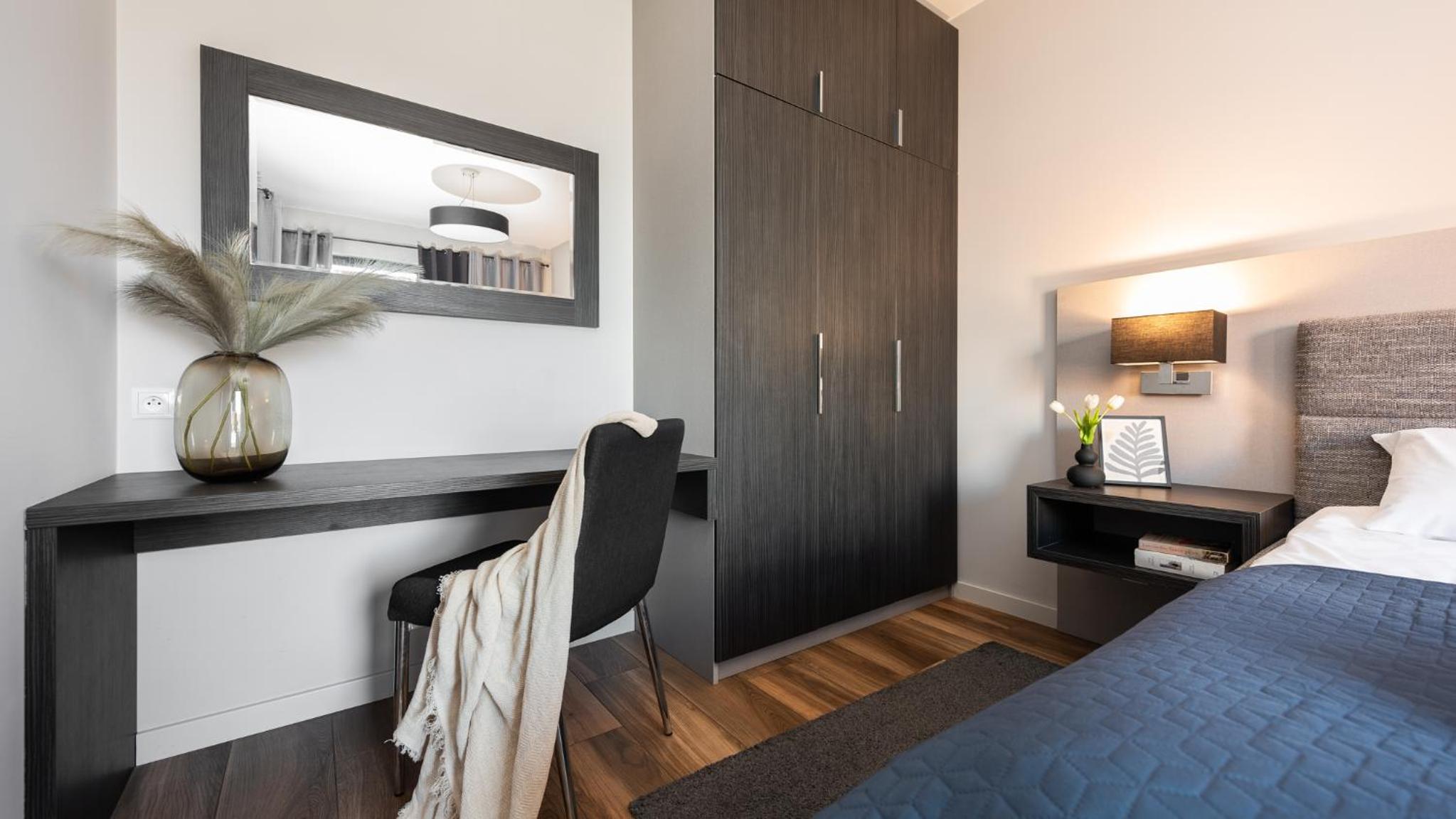 Flatbook - City Center Apartments Brabank with Parking