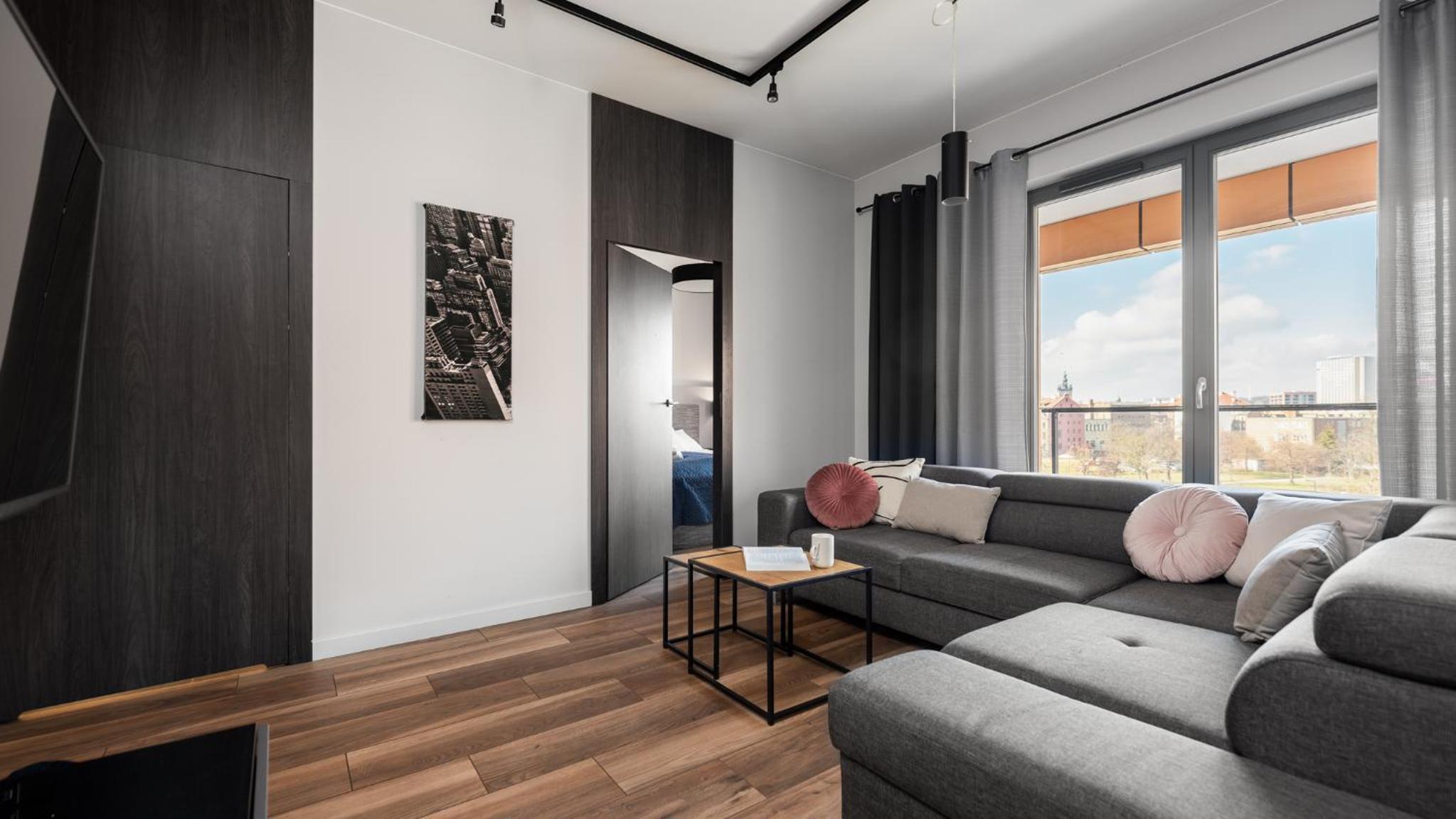Flatbook - City Center Apartments Brabank with Parking