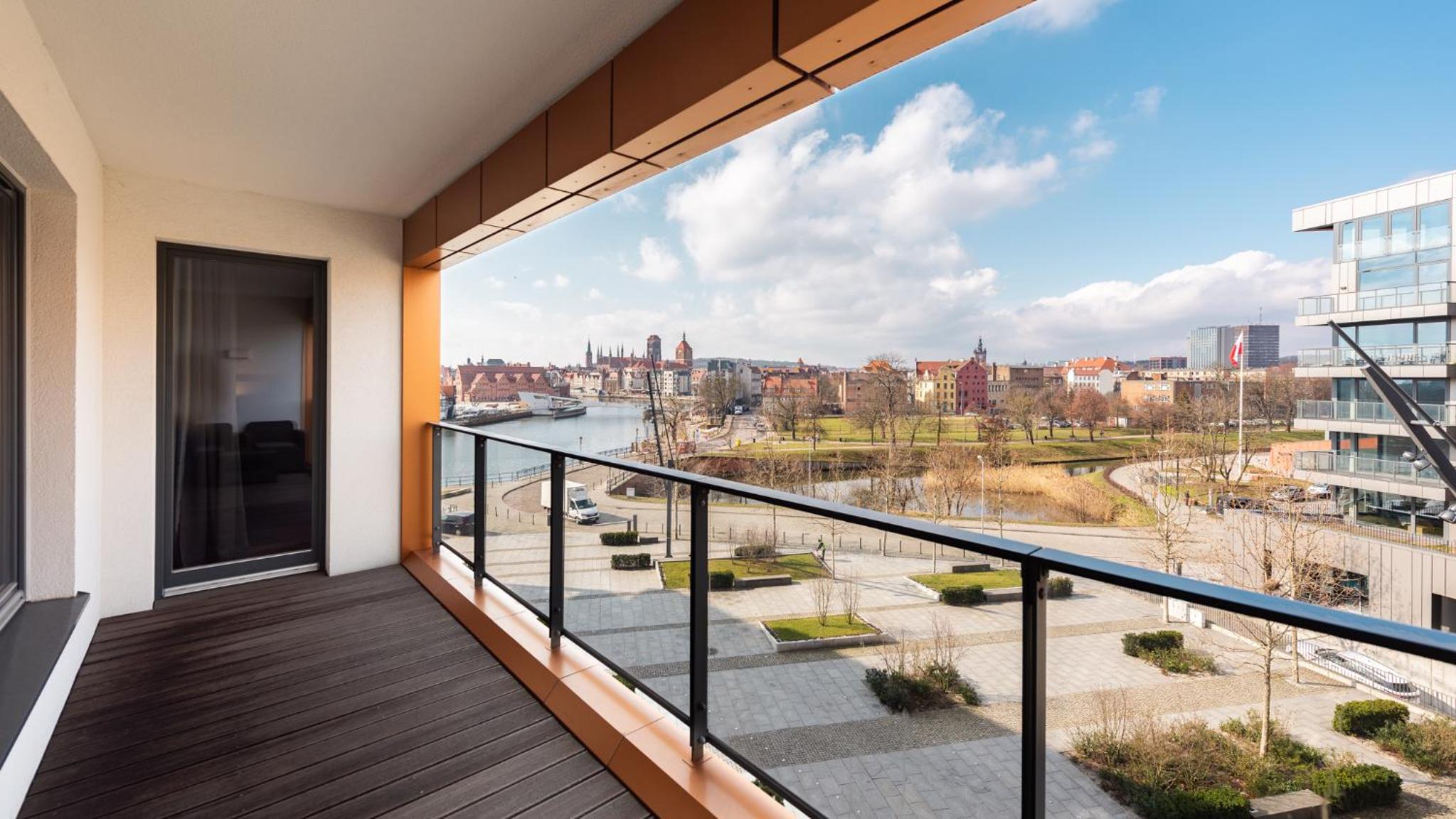 Flatbook - City Center Apartments Brabank with Parking