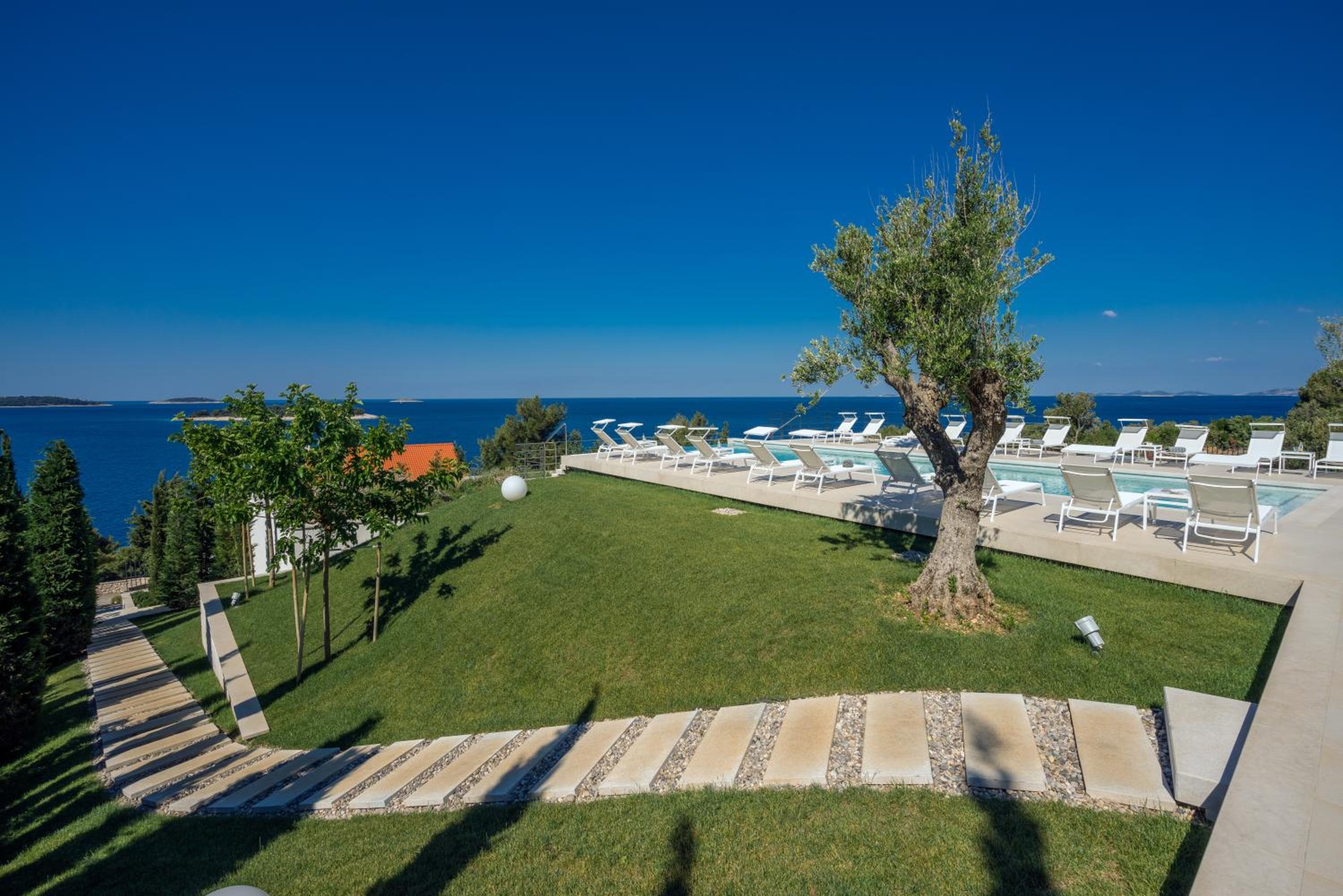 Golden Rays Luxury Villas & Apartments