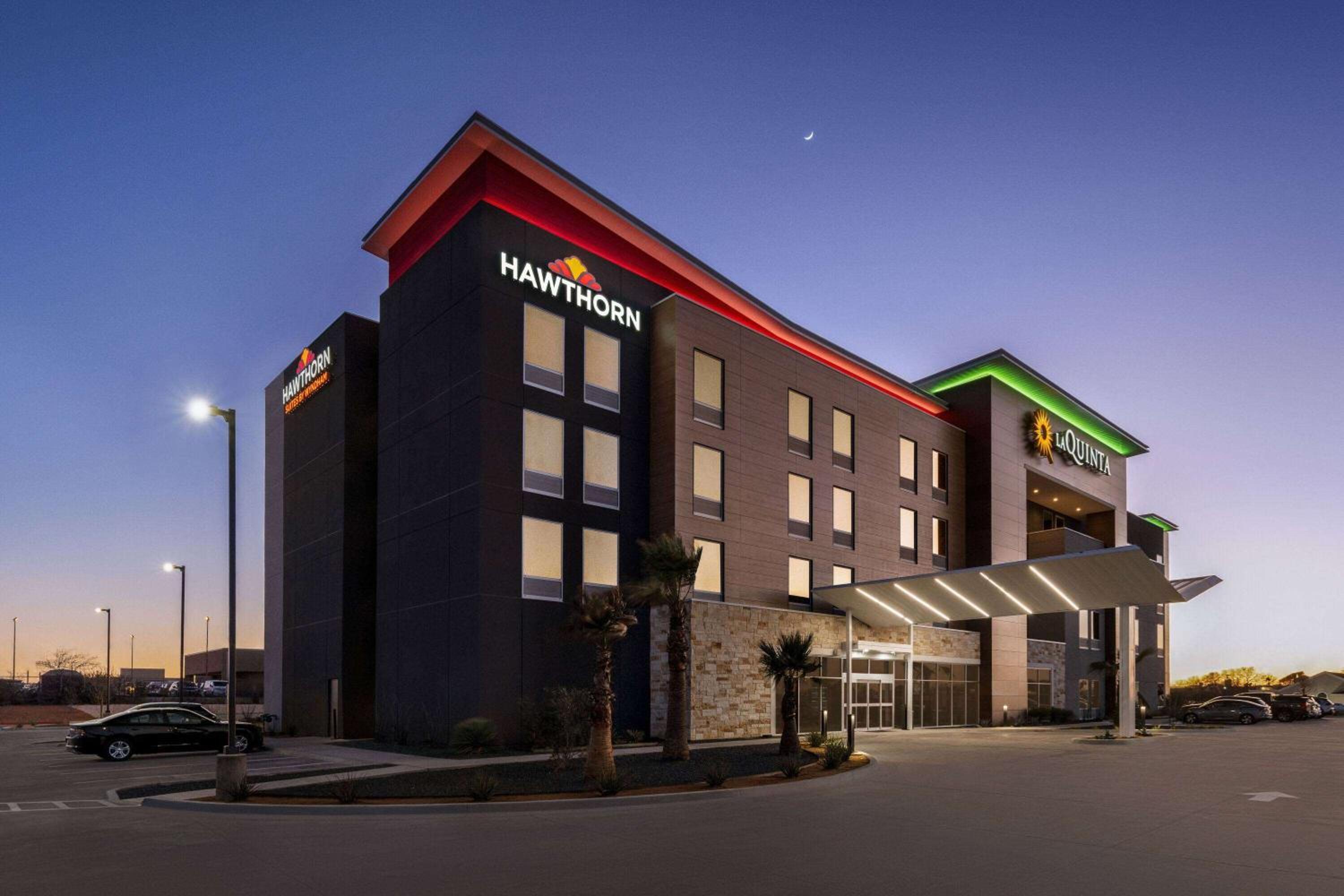Del Rio Vacations - La Quinta Inn  Suites by Wyndham Del Rio - Property Image 4