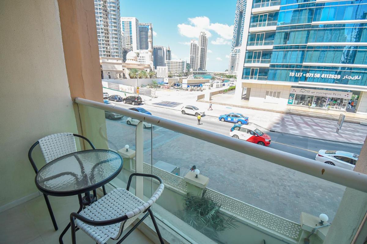 Cozy 1 Bedroom with Study room in Dubai Marina - Ideal for 3 Guests - PRK