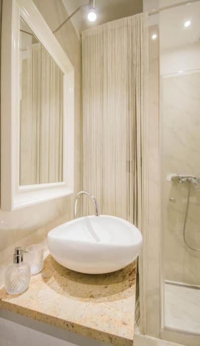 Cozy Hideaway on Szervita Square view 5
