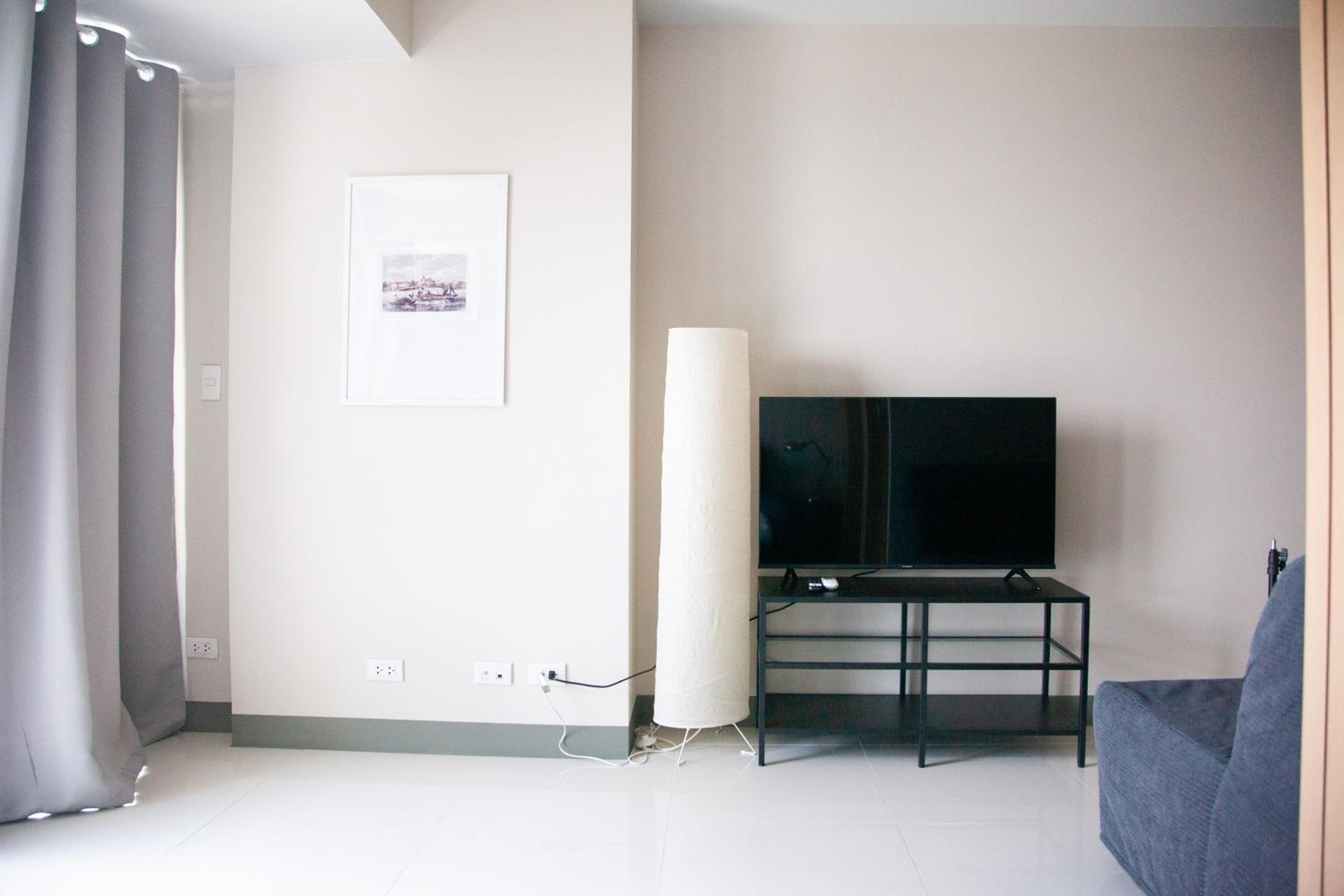 Uptown Parksuites Apartments Tower 2 BGC by PH Staycation view 2