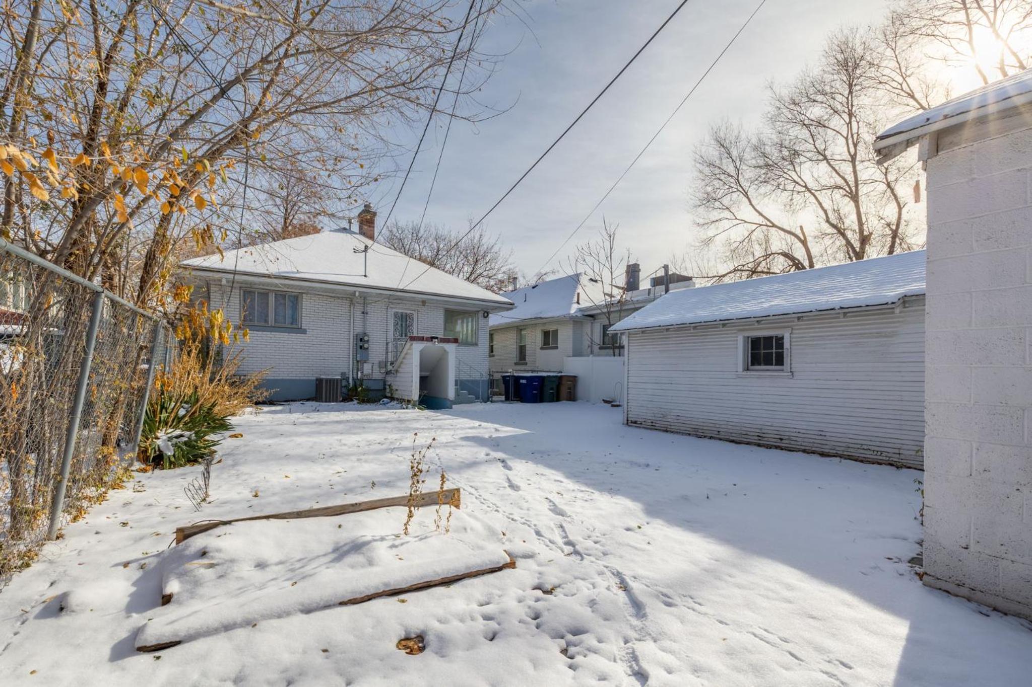 2 Bedroom Near Trolley Square and Liberty Park! view 4