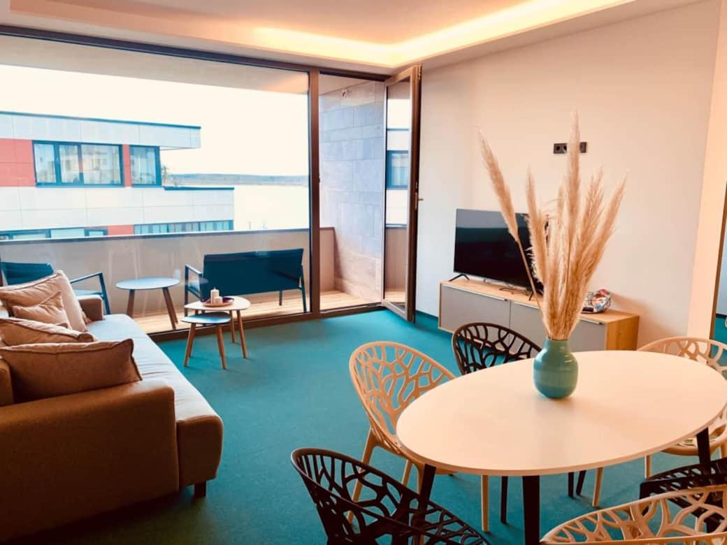 LAKESIDE Apartements