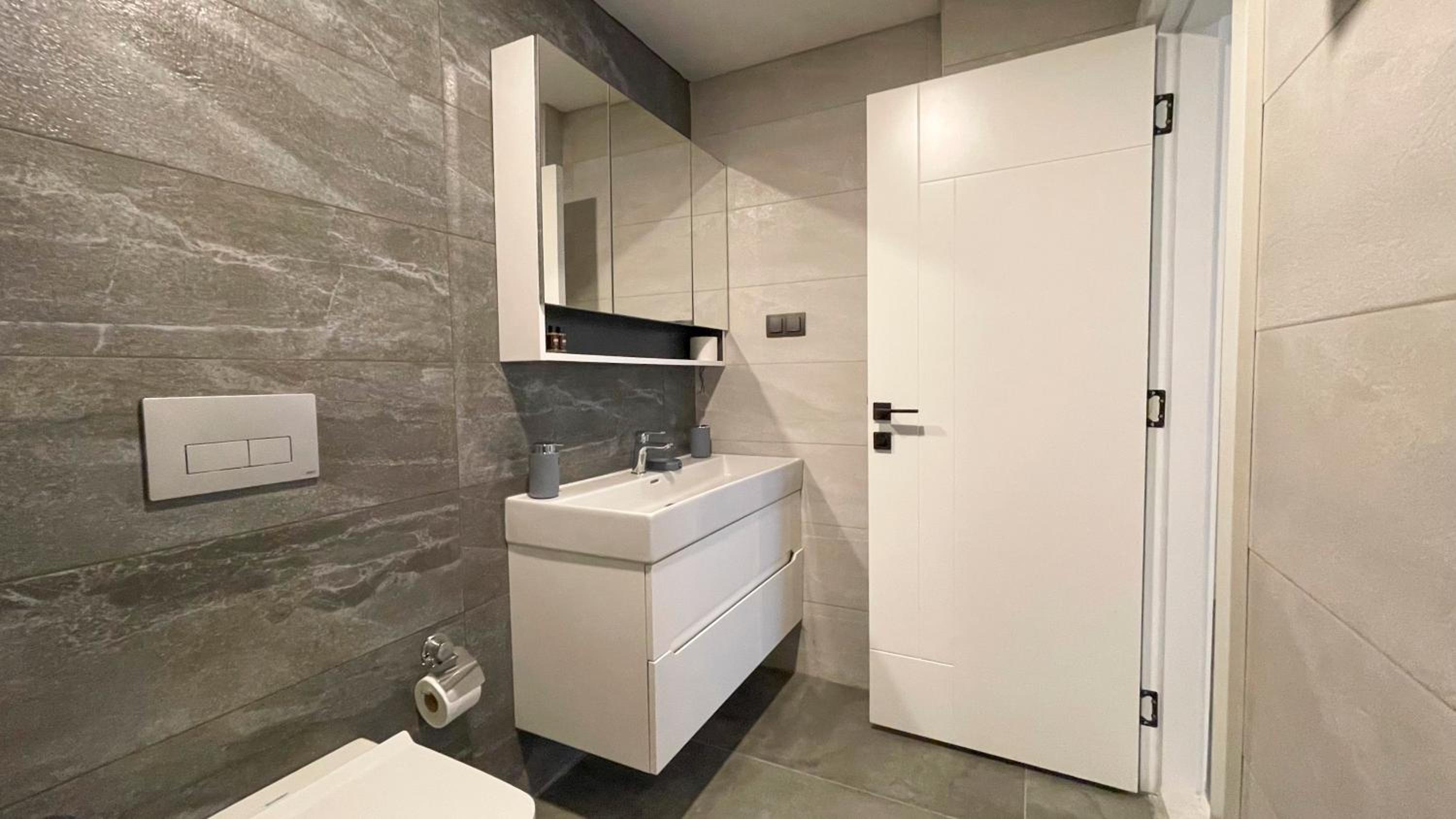 A old town - Image 11