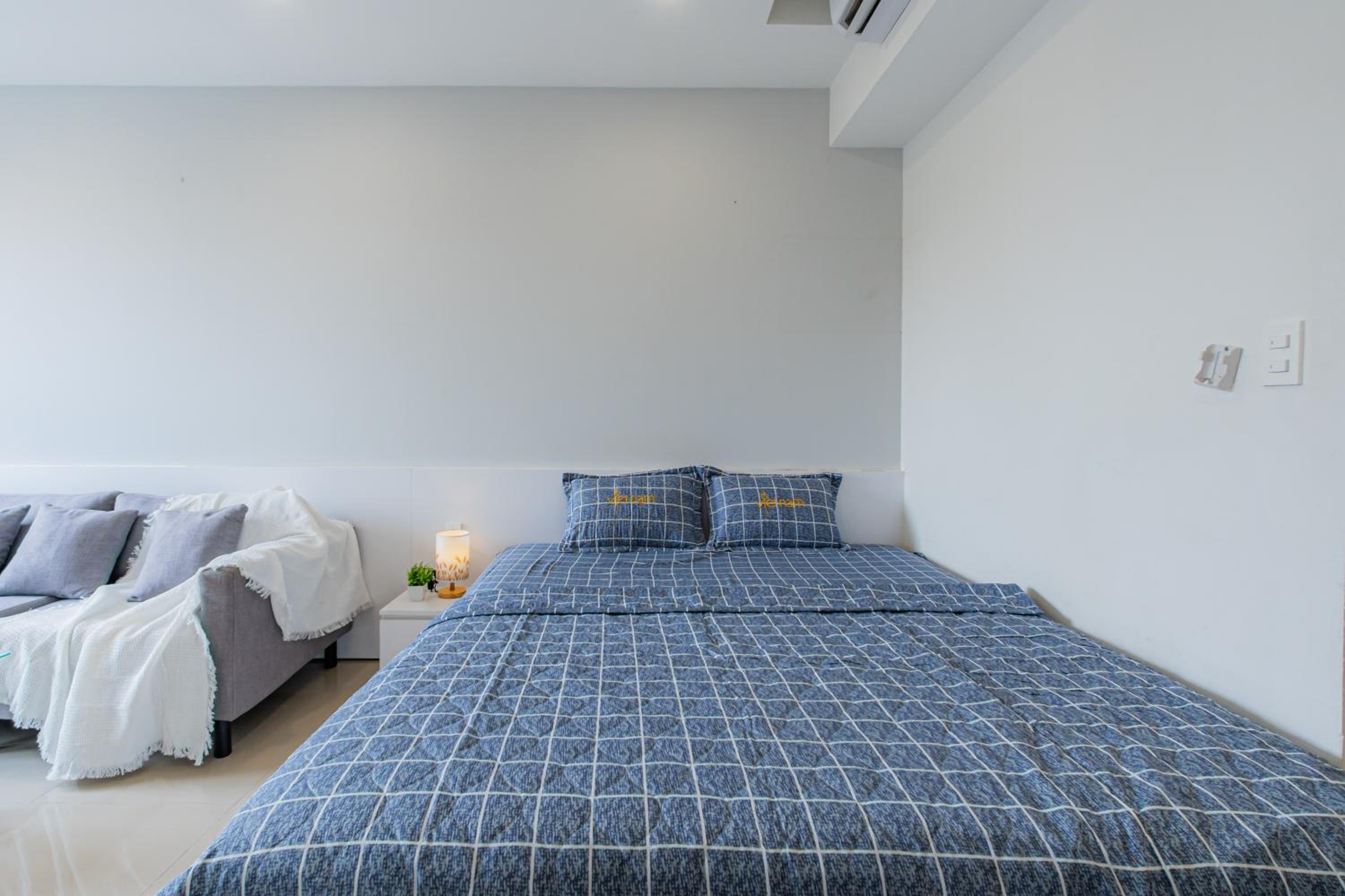 Orchard Park View Apartment-5 minutes from Airport