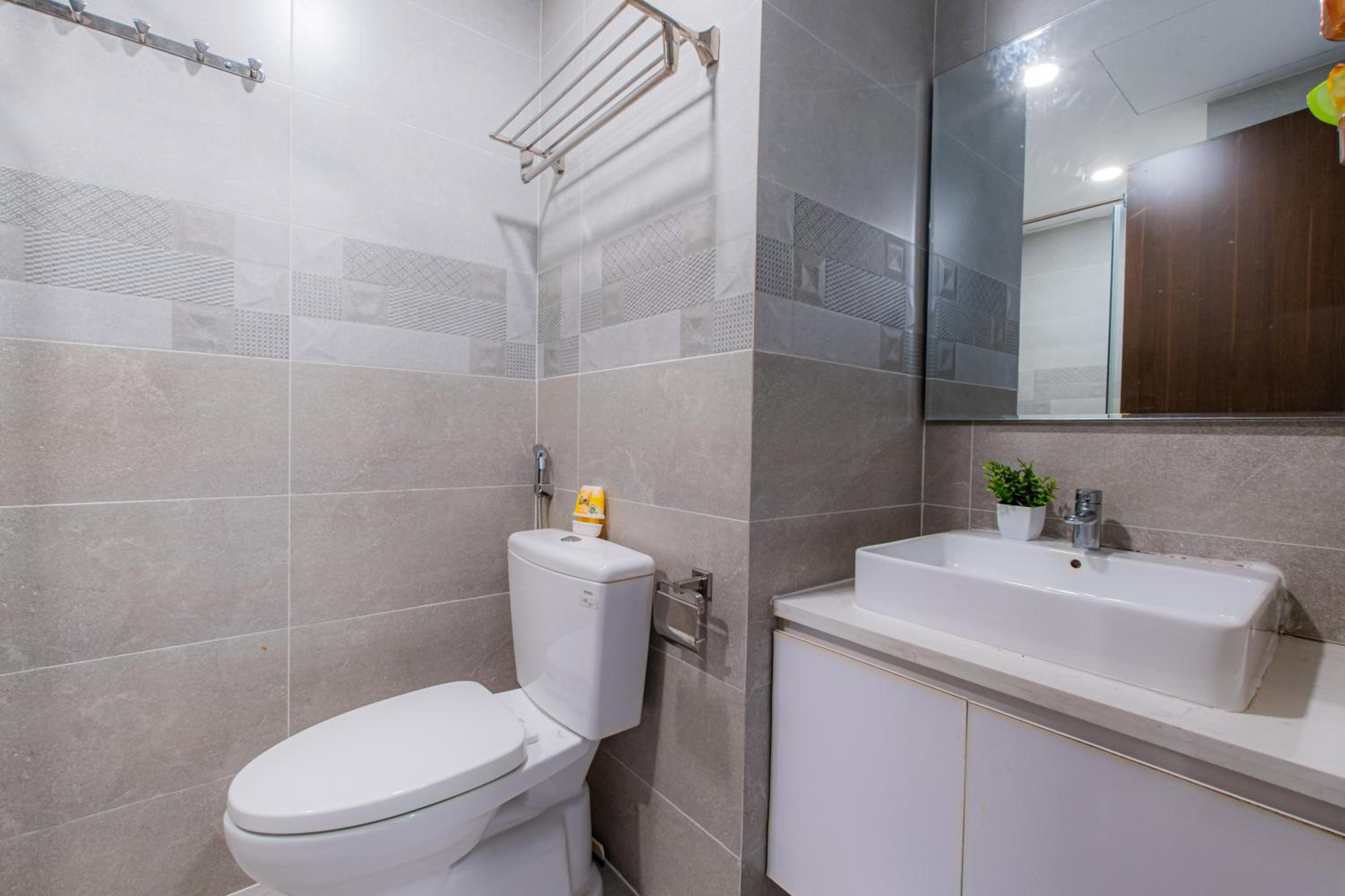 Orchard Park View Apartment-5 minutes from Airport
