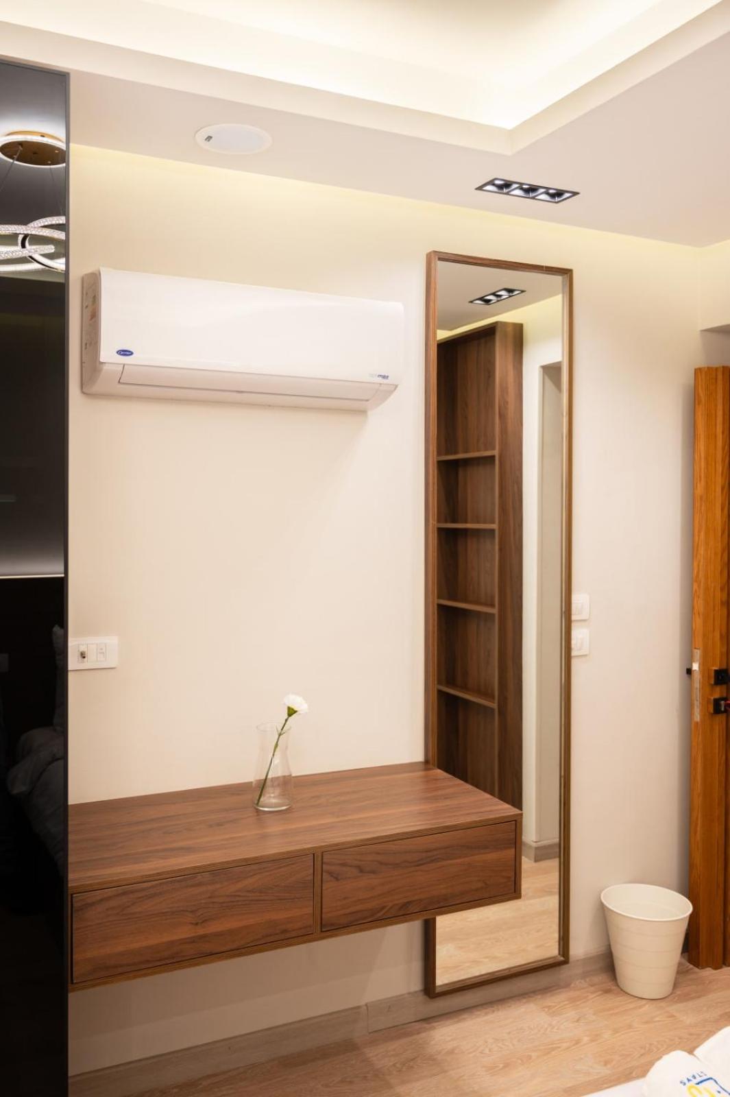 Superb & Simple 2 BDR Apt 5 min from Airport