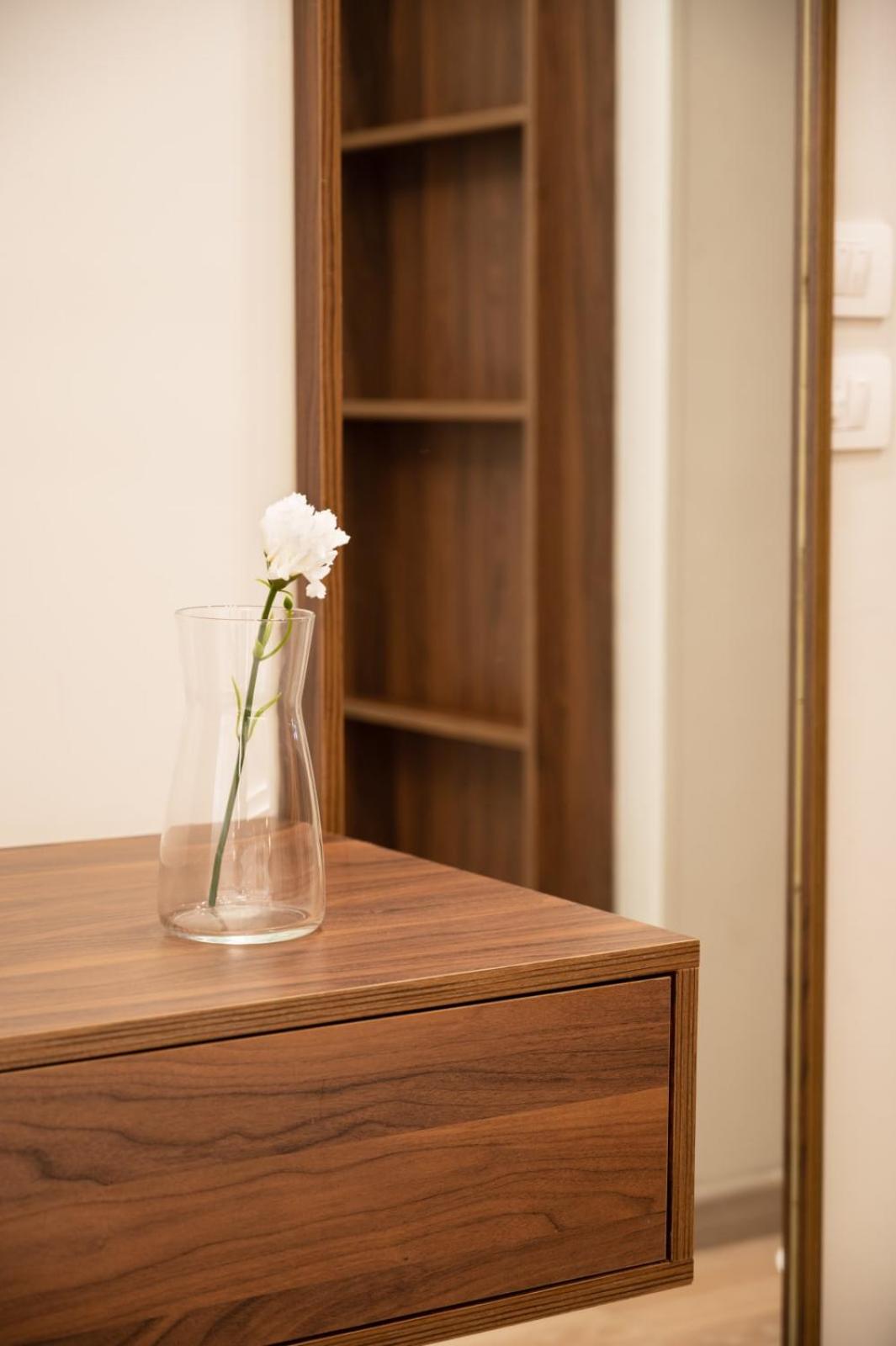 Superb & Simple 2 BDR Apt 5 min from Airport