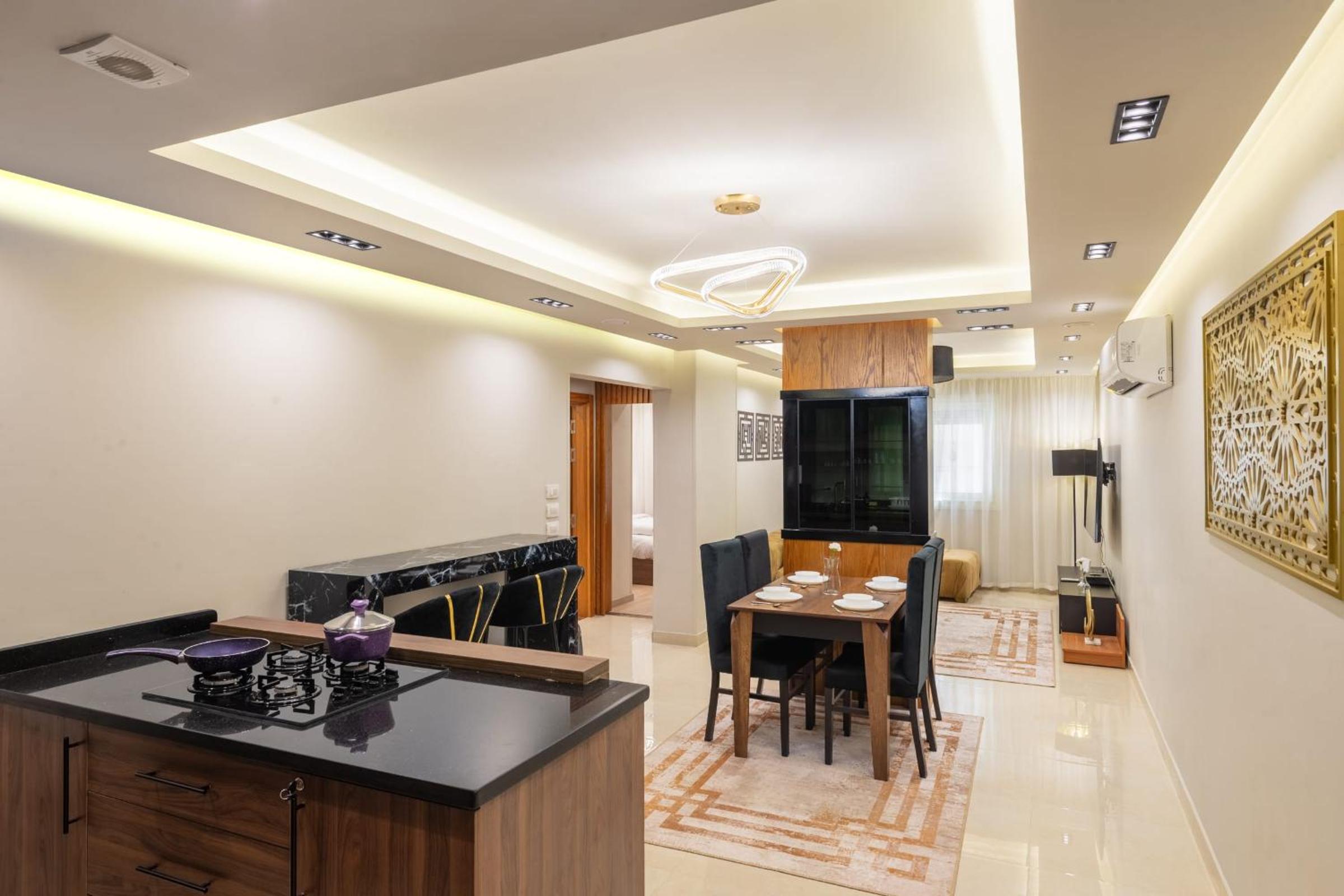Superb & Simple 2 BDR Apt 5 min from Airport