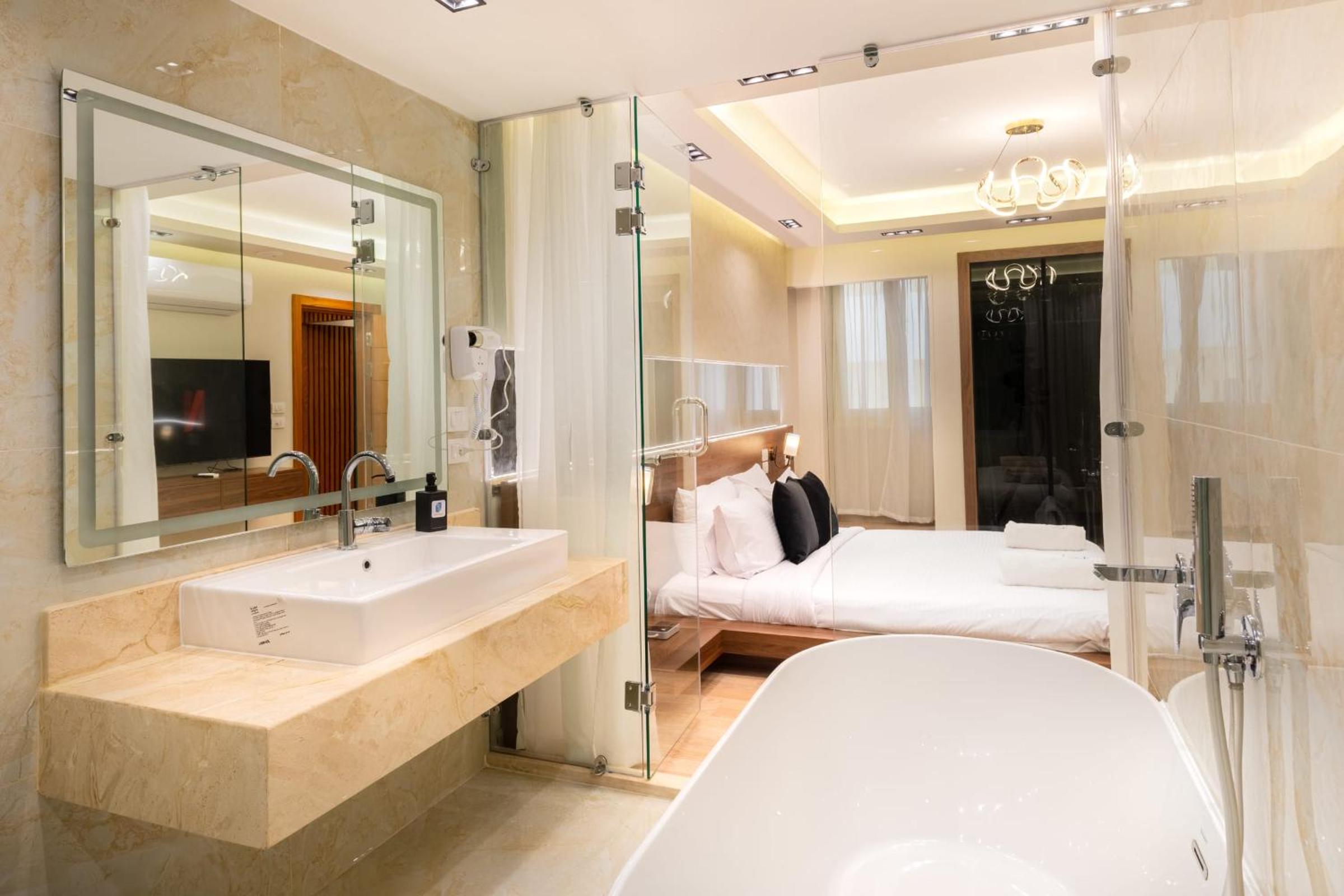Superb & Simple 2 BDR Apt 5 min from Airport