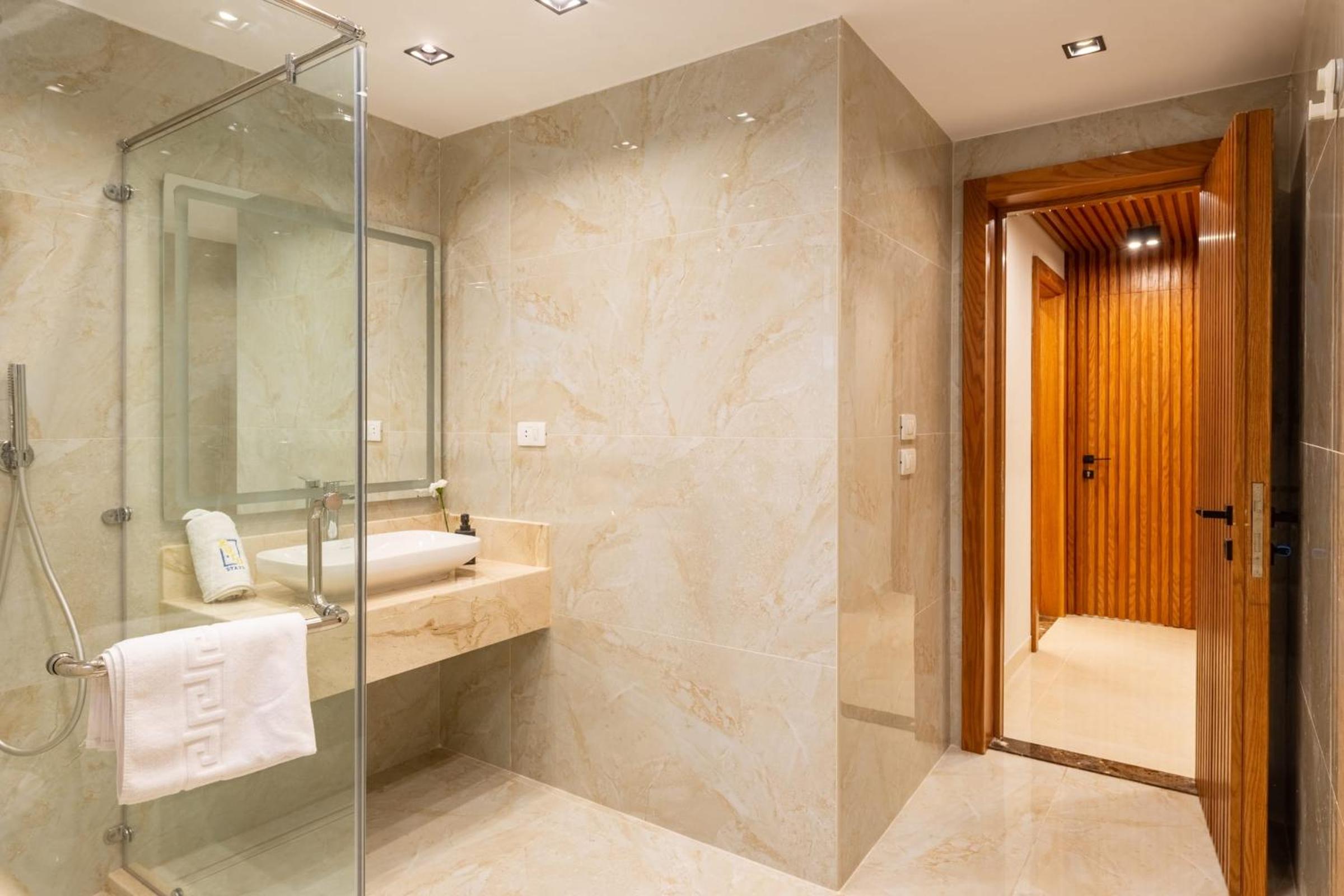 Superb & Simple 2 BDR Apt 5 min from Airport