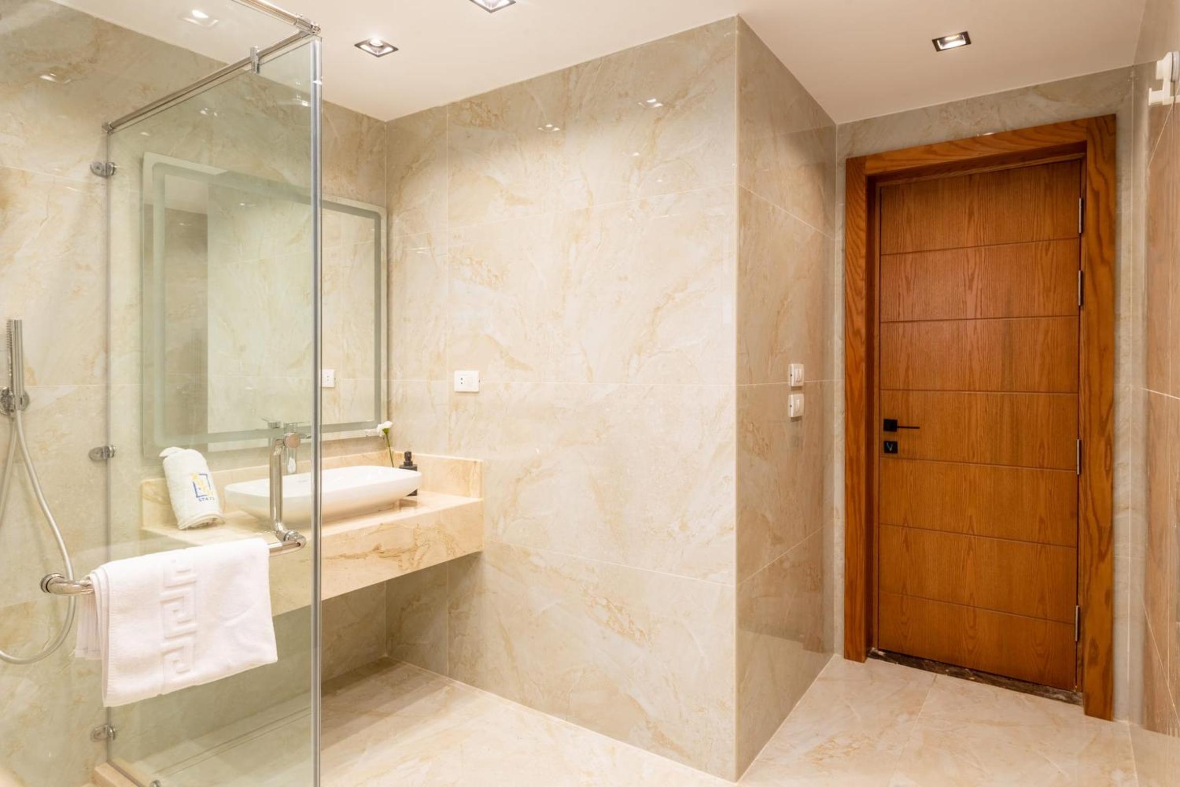 Superb & Simple 2 BDR Apt 5 min from Airport