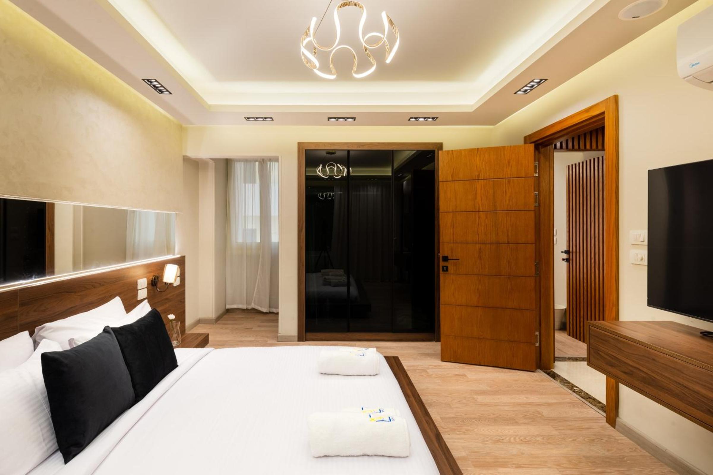 Superb & Simple 2 BDR Apt 5 min from Airport