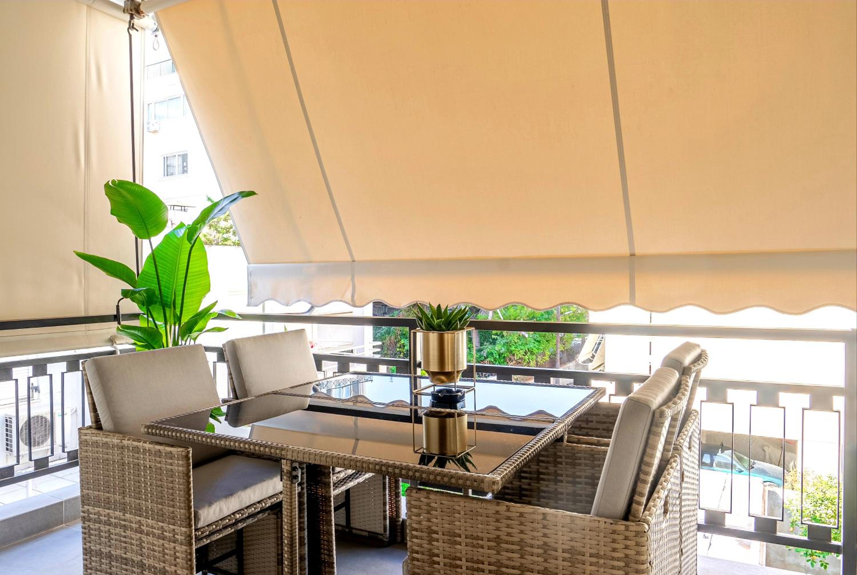 Hotel EcoStay - Infinity business class 2BDR apartment by the sea in Alimos - Image 1