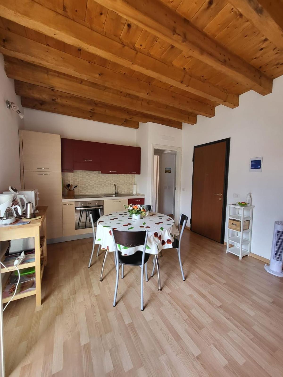Lilla Apartment Residenza Silvana view 4