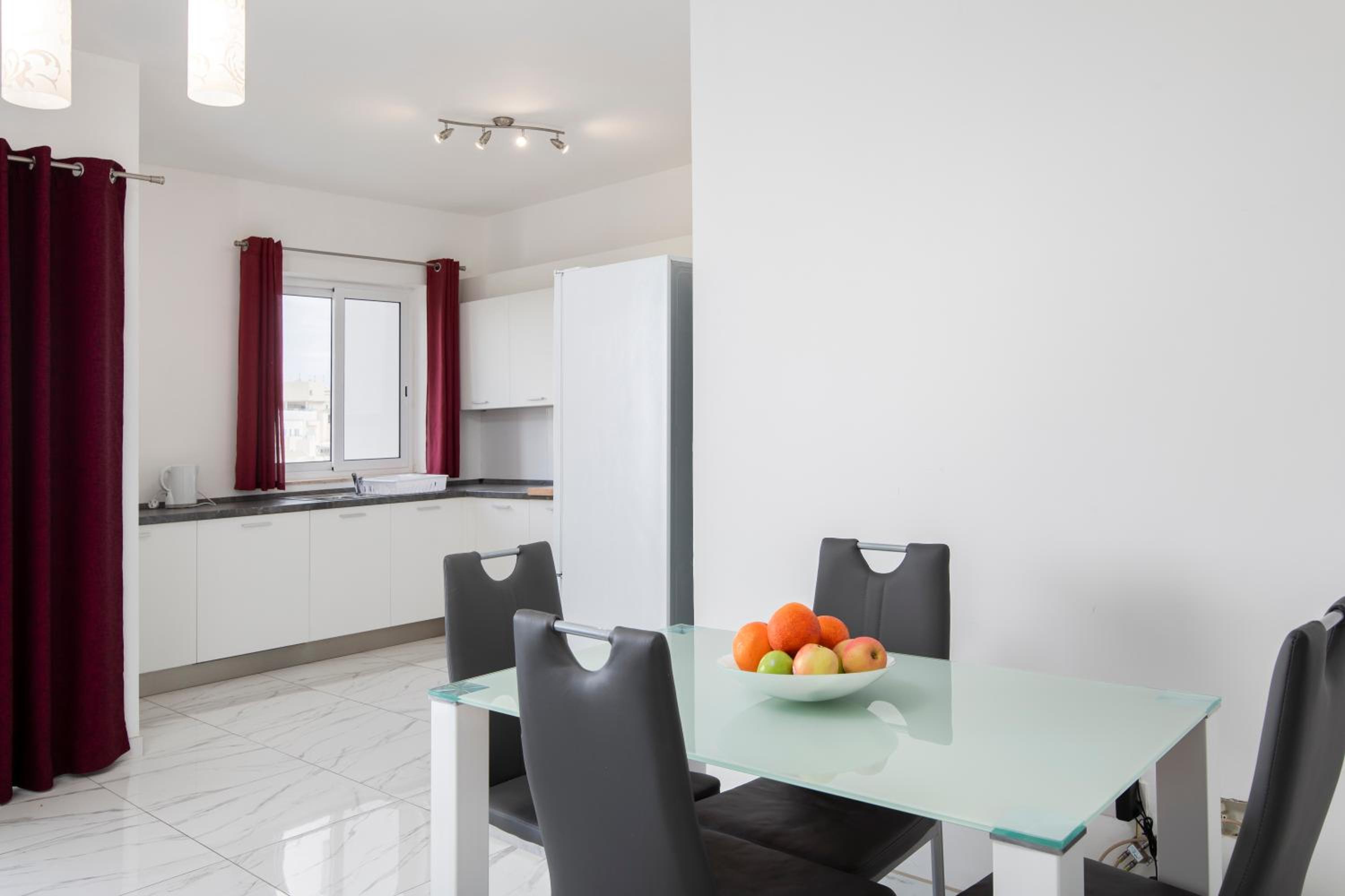 Sea View Apartment 2 bedrooms 2 bathrooms, 2 minutes away from the sea photo 5