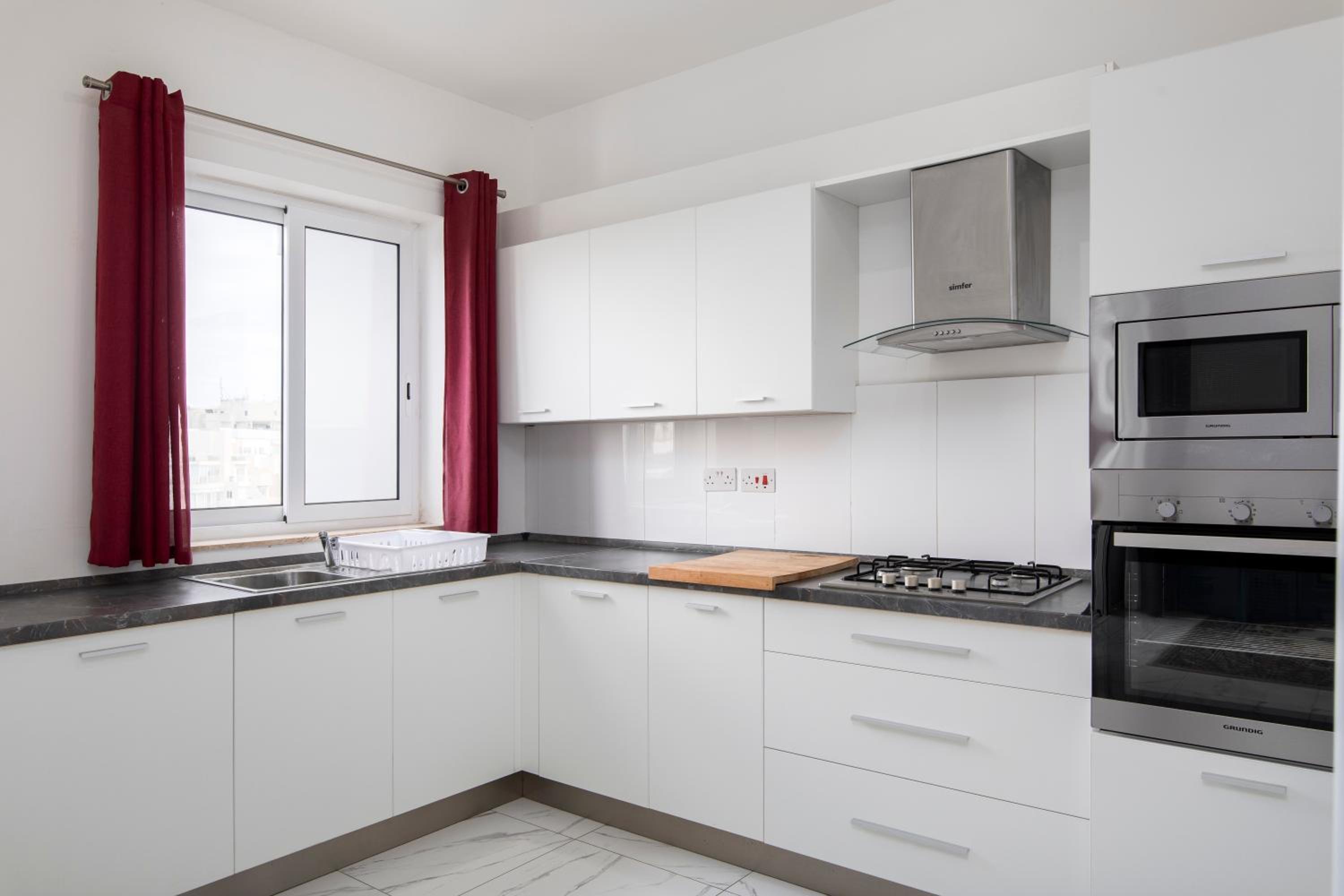 Sea View Apartment 2 bedrooms 2 bathrooms, 2 minutes away from the sea photo 2