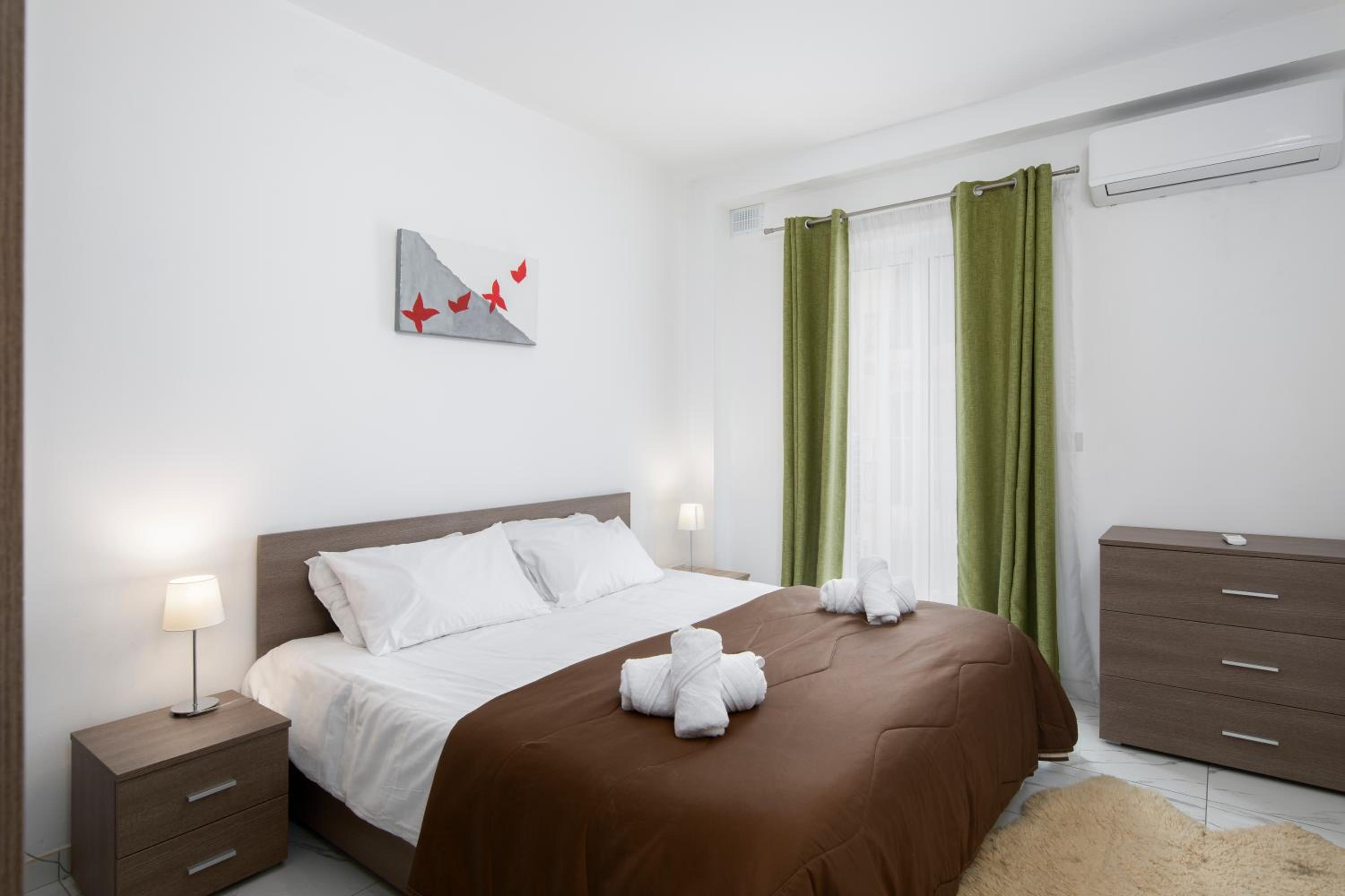 Sea View Apartment 2 bedrooms 2 bathrooms, 2 minutes away from the sea photo 2