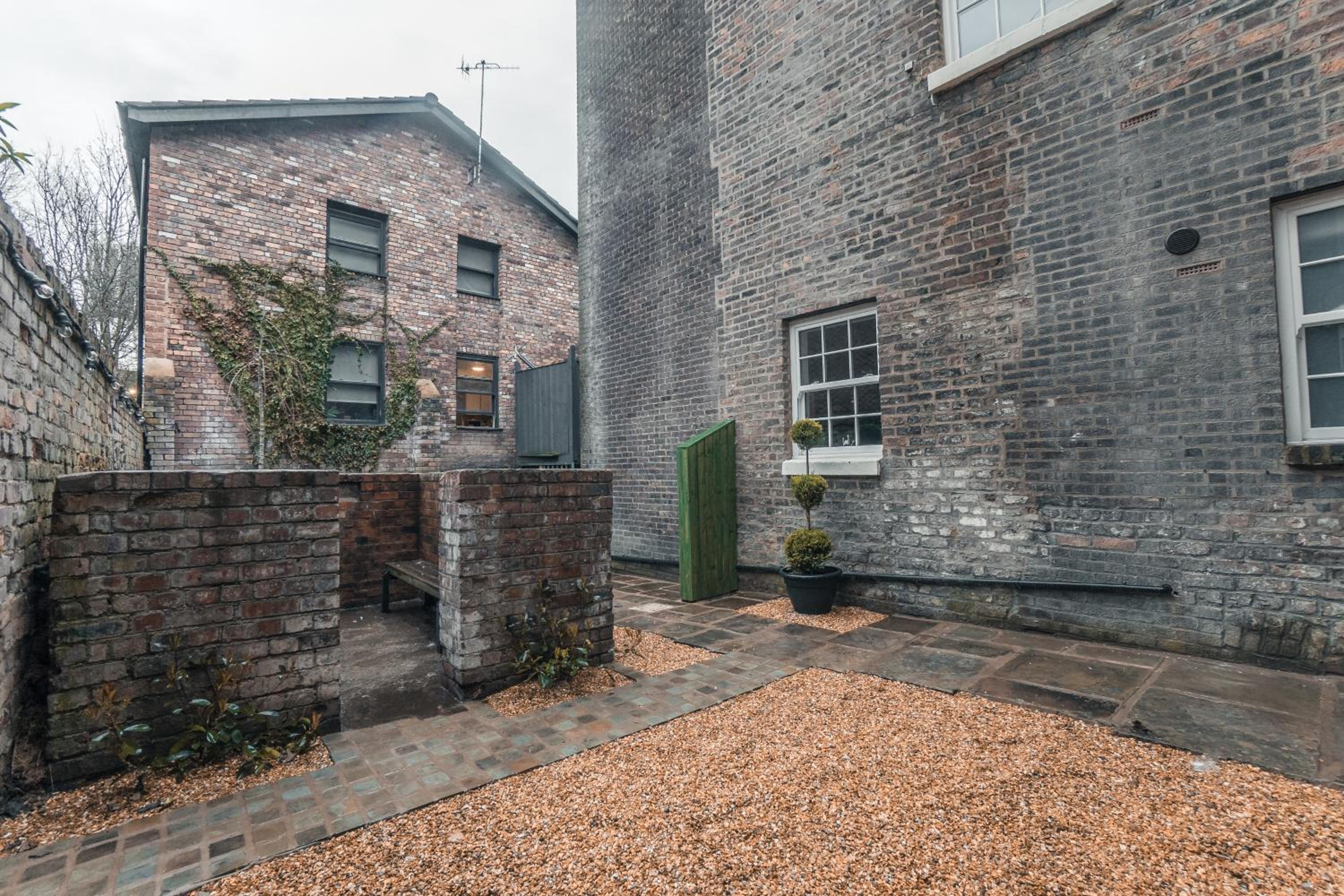 Clarence Street Town House view 5