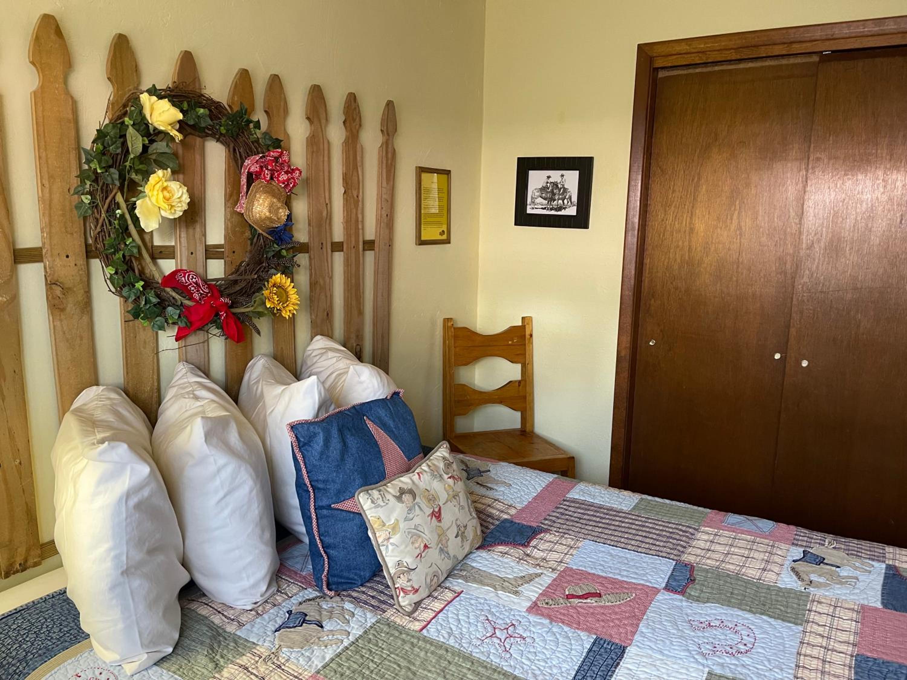 Tucumcari Vacations - Yellow Rose - Property Image 5