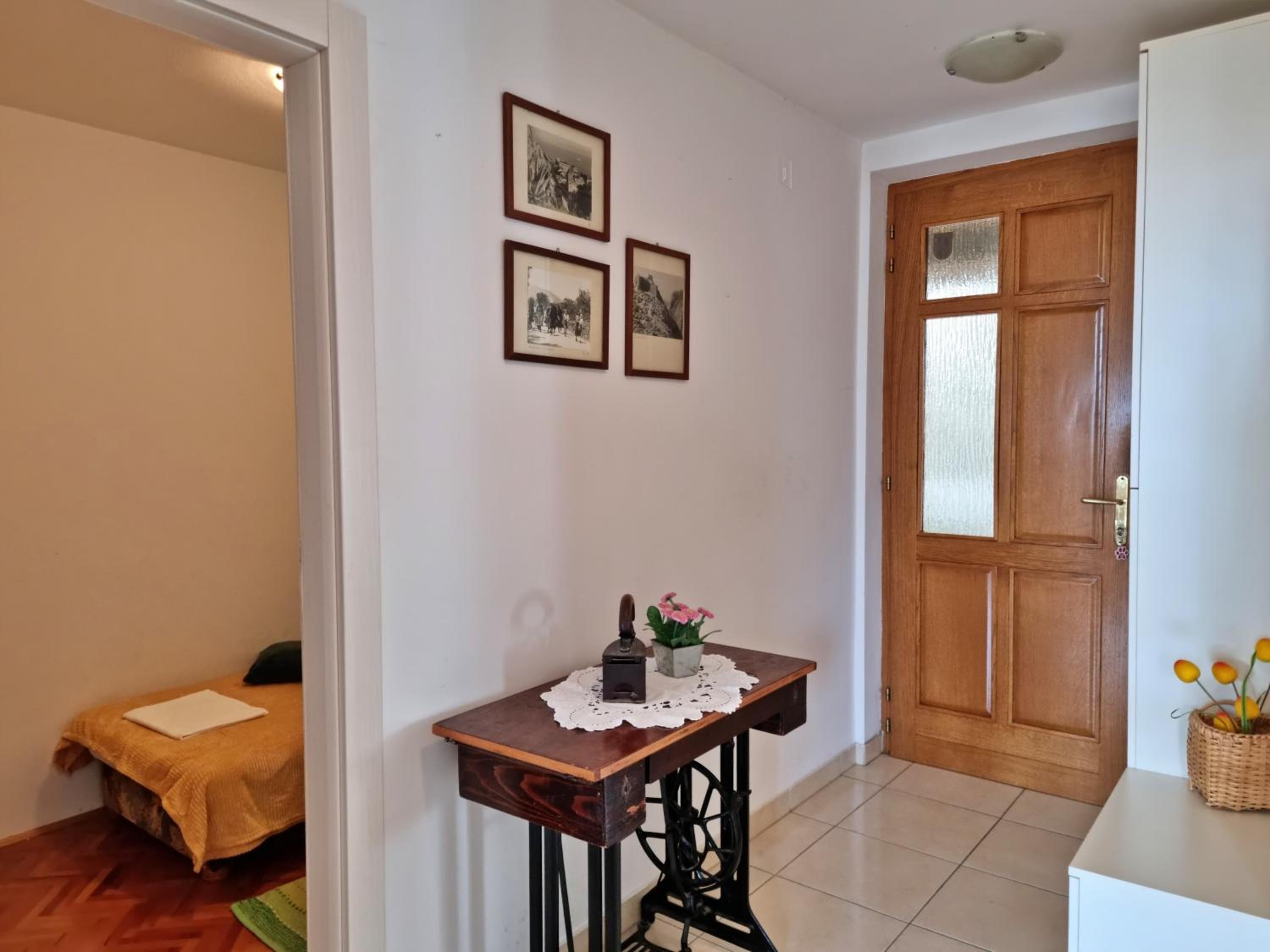 Apartment Tica