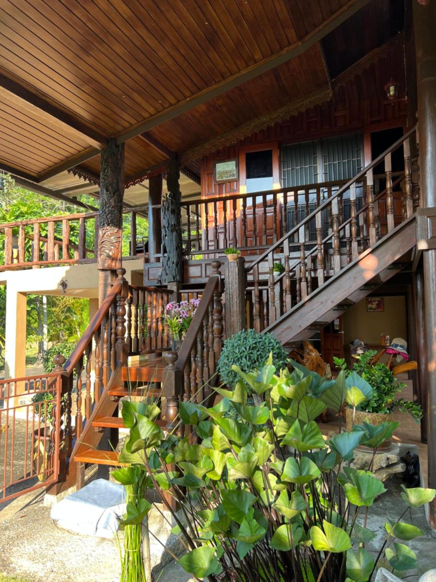 Traditional Thai House near Rayong Beach view 2