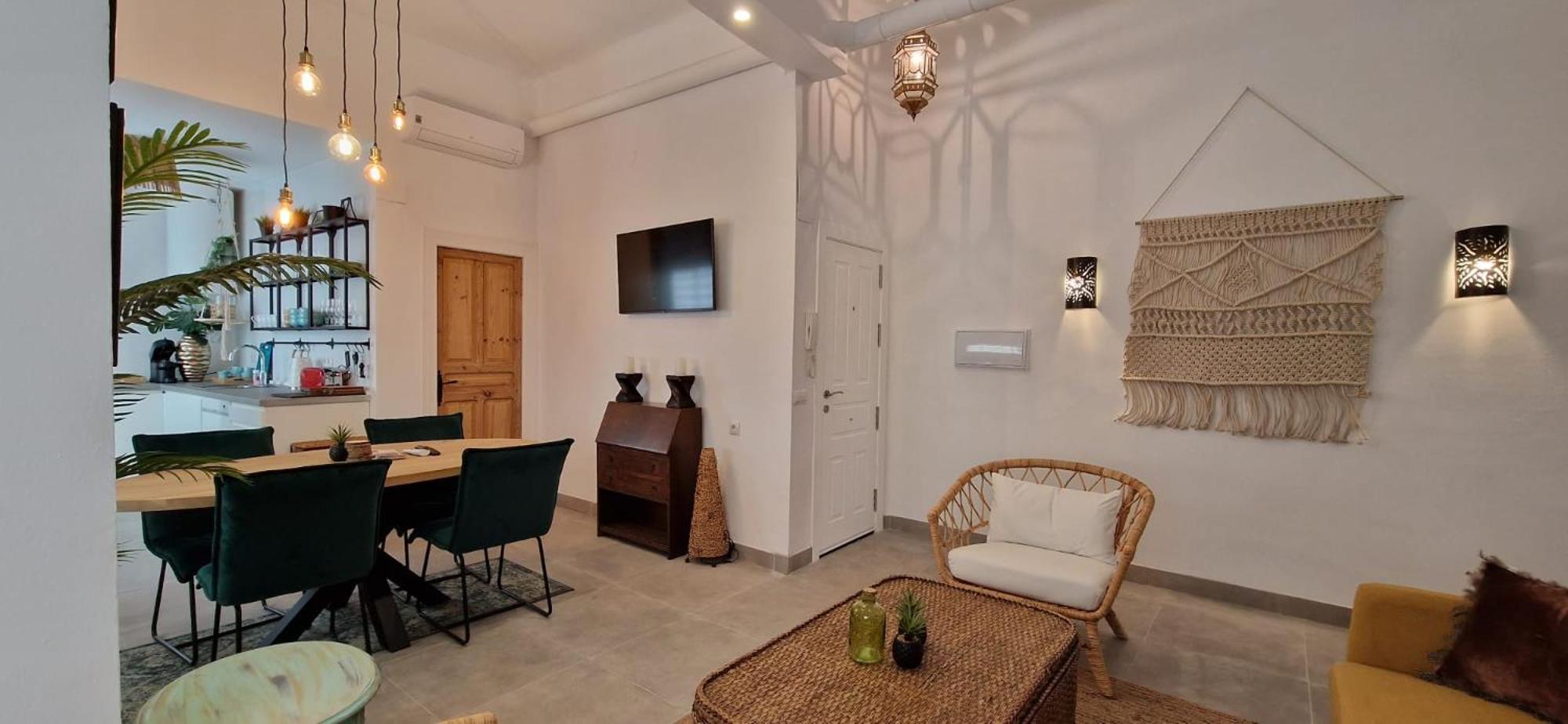 Holidays2Malaga Juan de Austria 2 bed & 2 bathroom 800 mts from Old Town