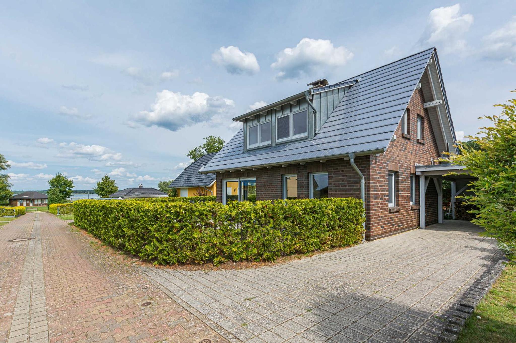 SCHIMMIS FLEESENSEE_HUS