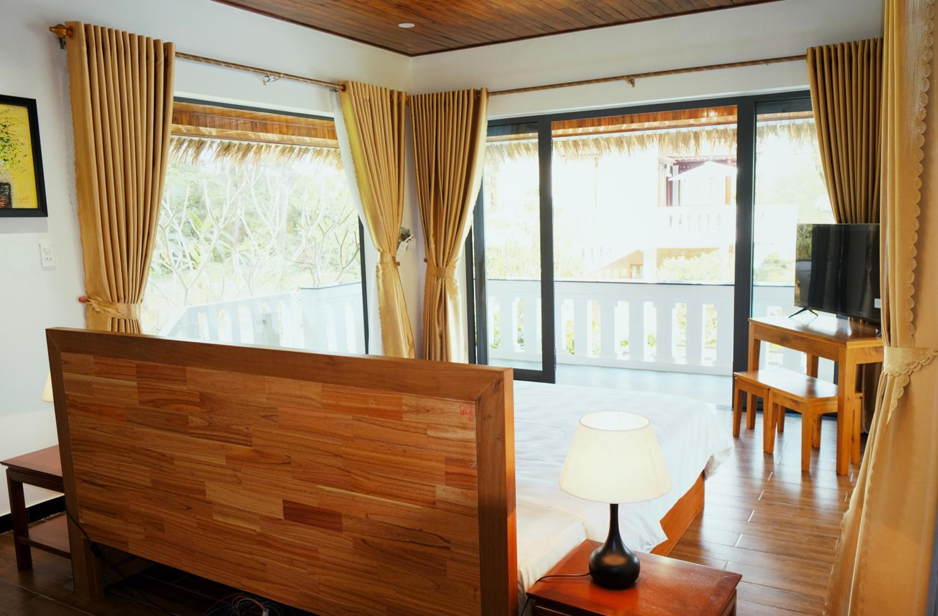 An Nam Hue Boutique