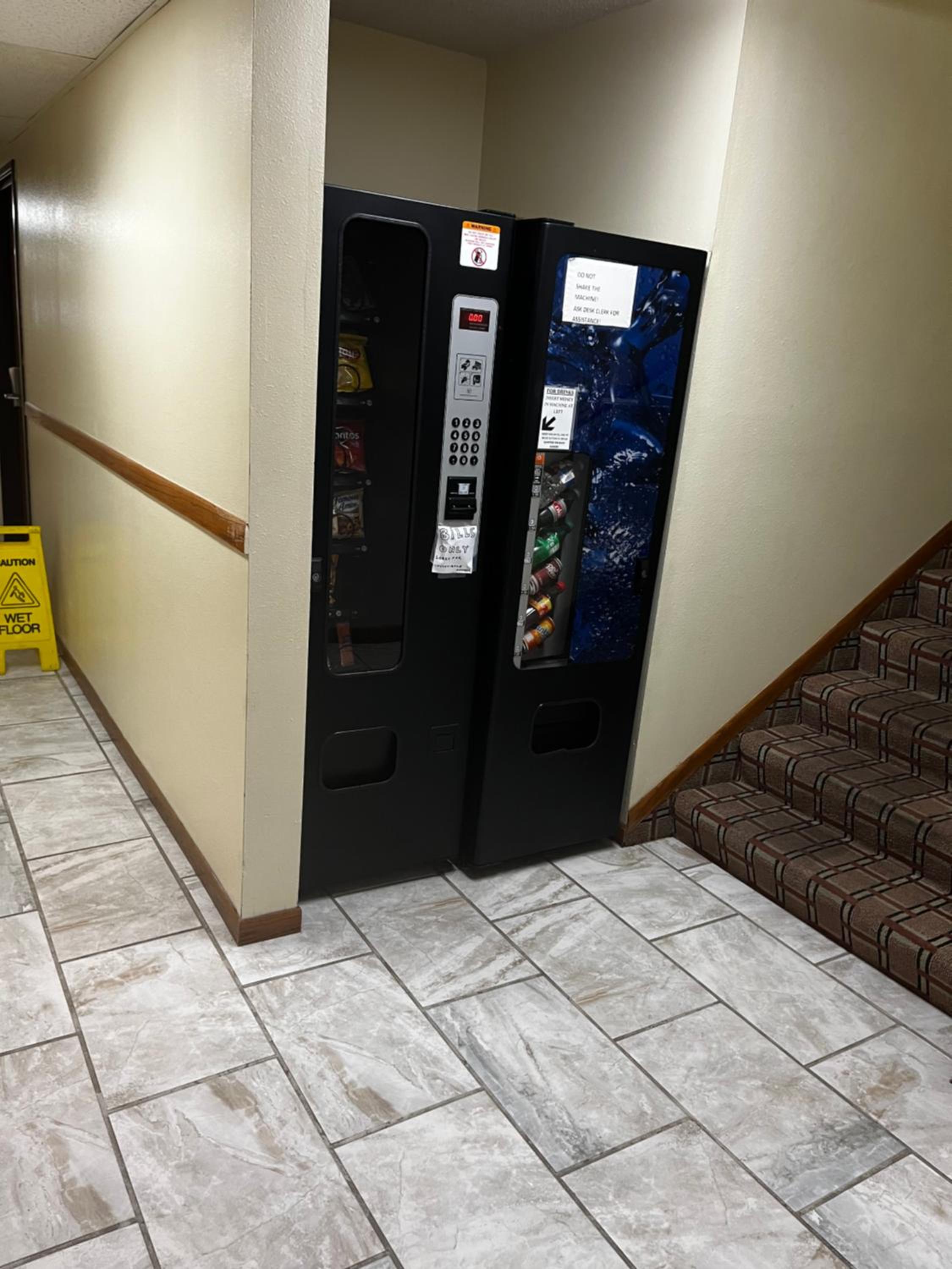 Super 8 by Wyndham Smithville Kansas City - Property Image 10